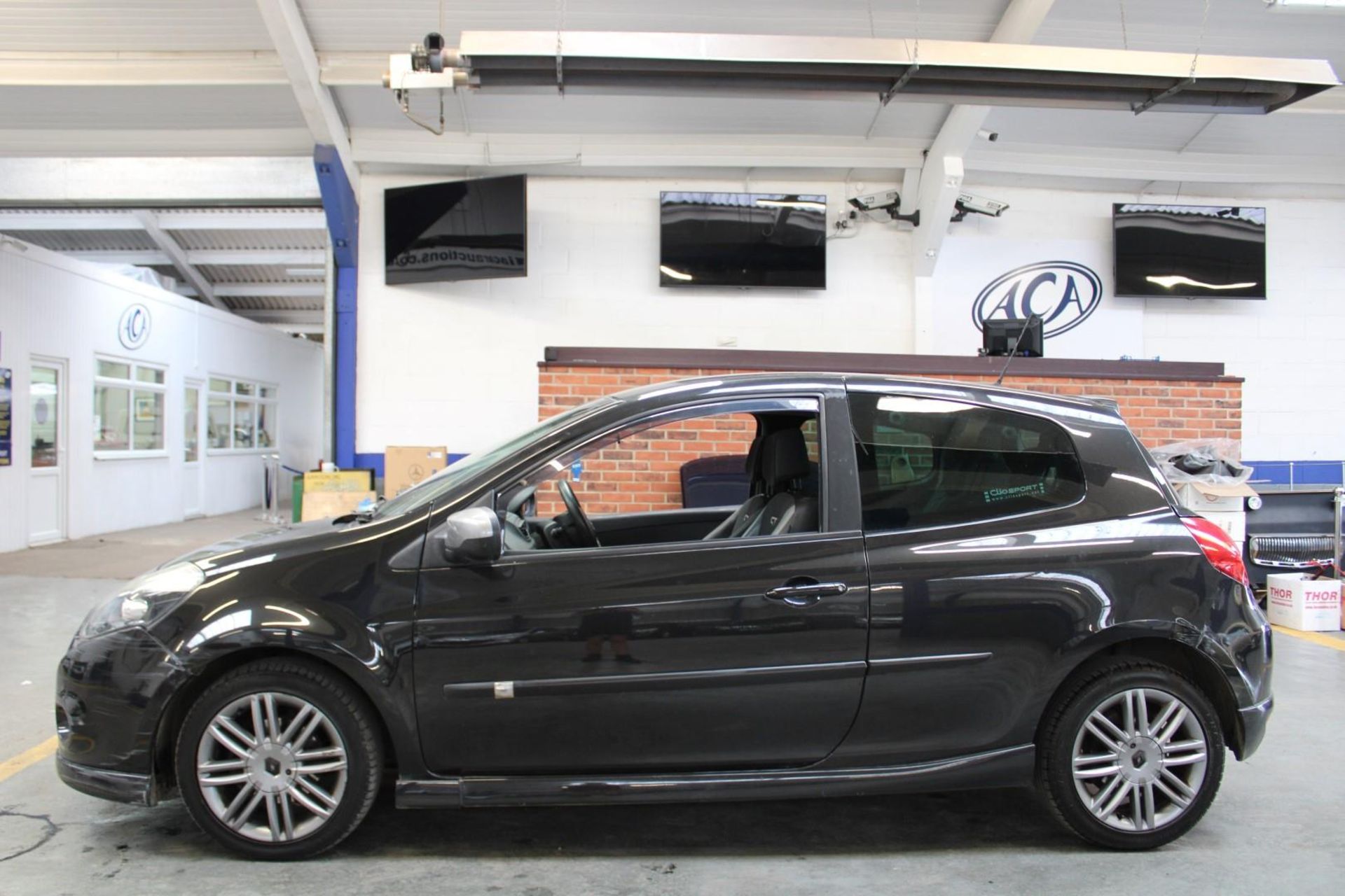 59 09 Renault Clio GT - Image 31 of 31