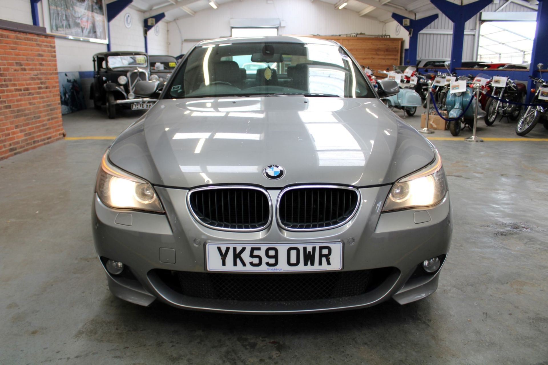 09 59 BMW 520d M Sport B/Edtn Auto - Image 2 of 29