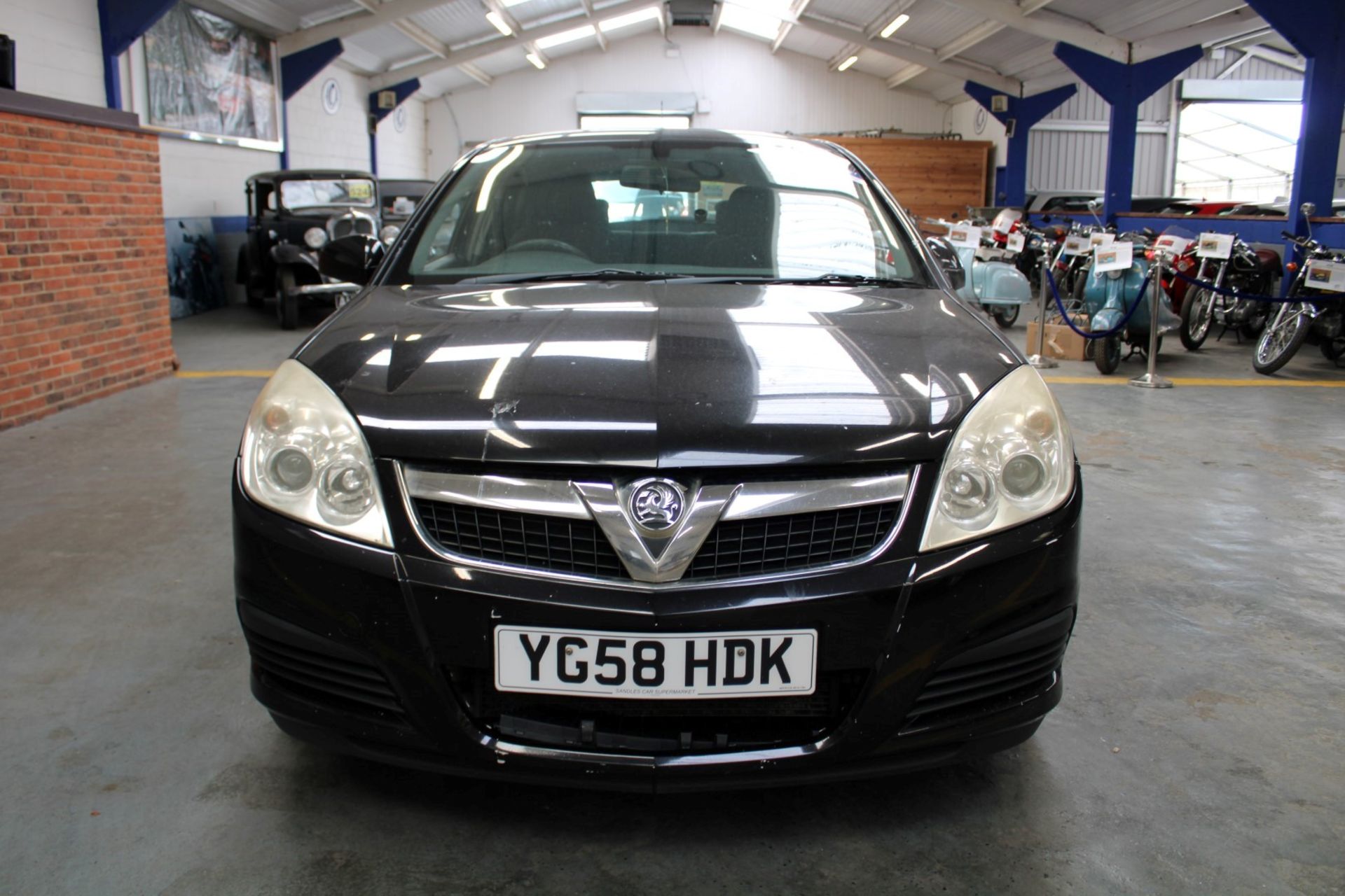 58 08 Vauxhall Vectra Exclusiv - Image 2 of 26