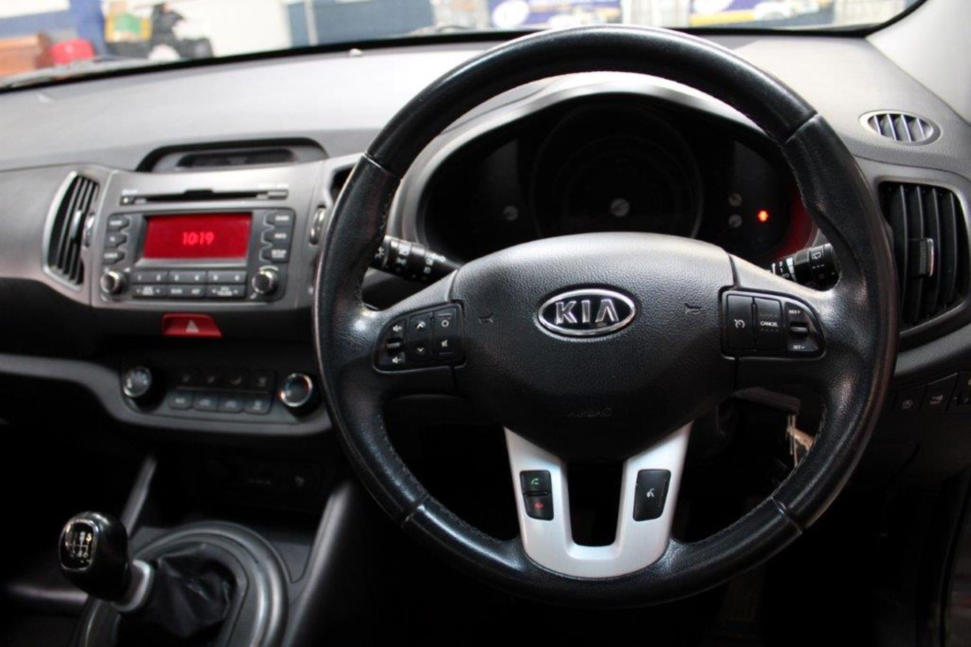 60 10 Kia Sportage 2 - Image 16 of 28