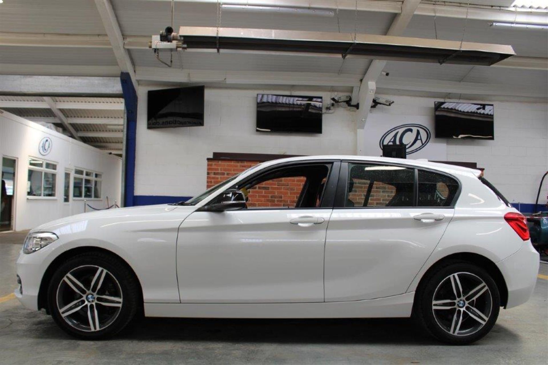 15 65 BMW 118 Sport 5dr - Image 31 of 31