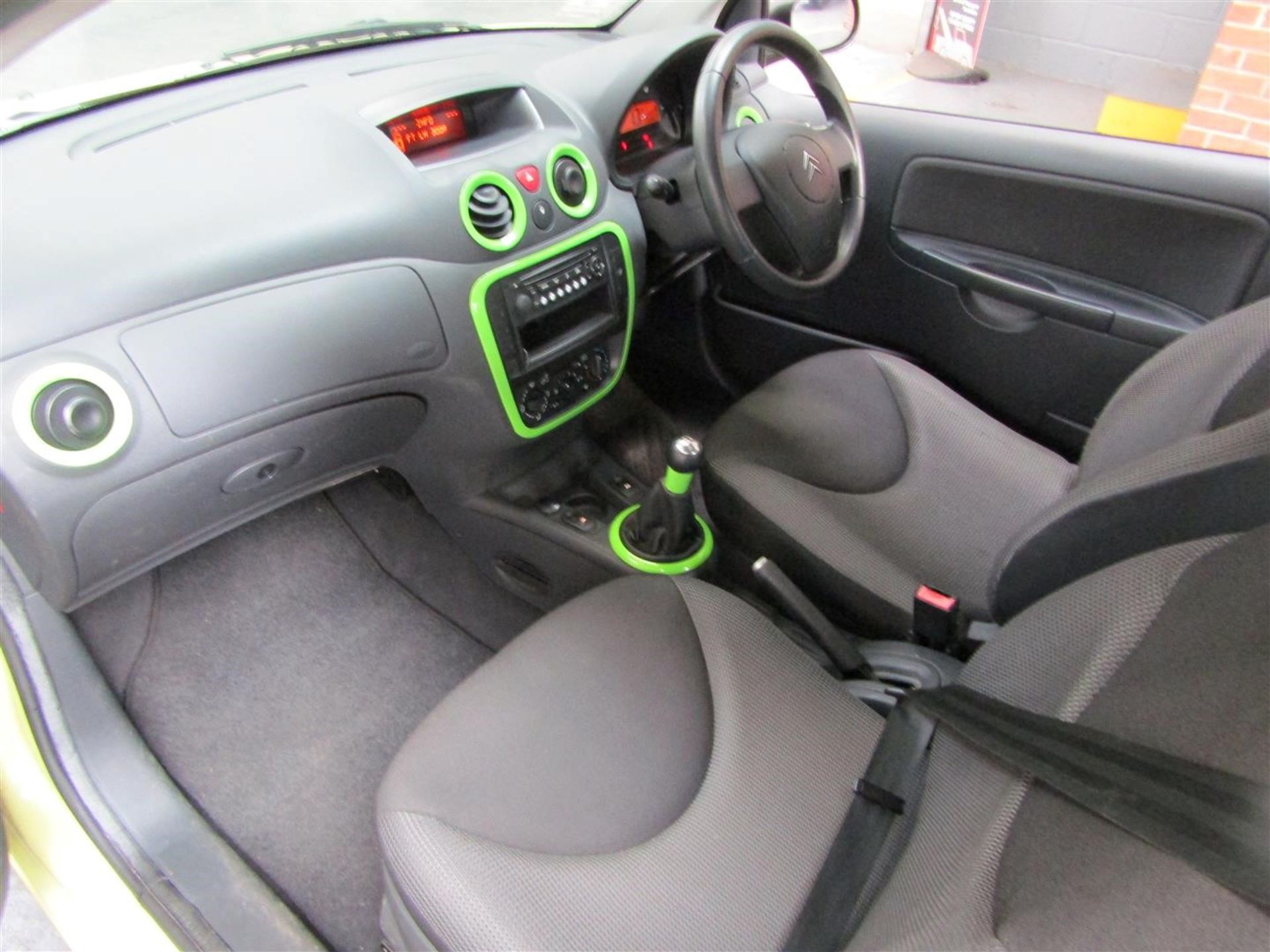 07 07 Citroen C2 Airplay + - Image 9 of 26