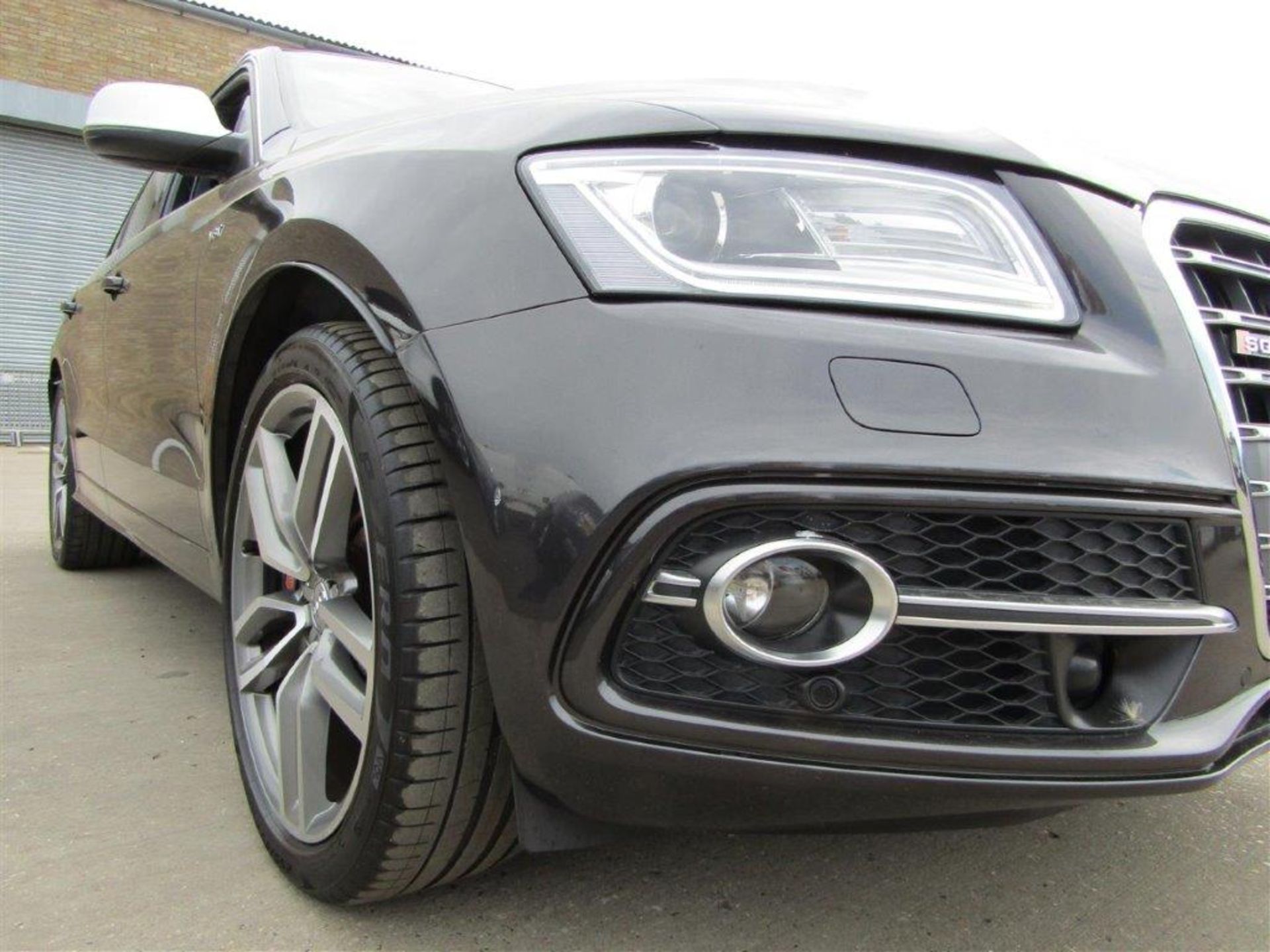 14 14 Audi SQ5 TDI QTTRO AUTO - Image 17 of 28