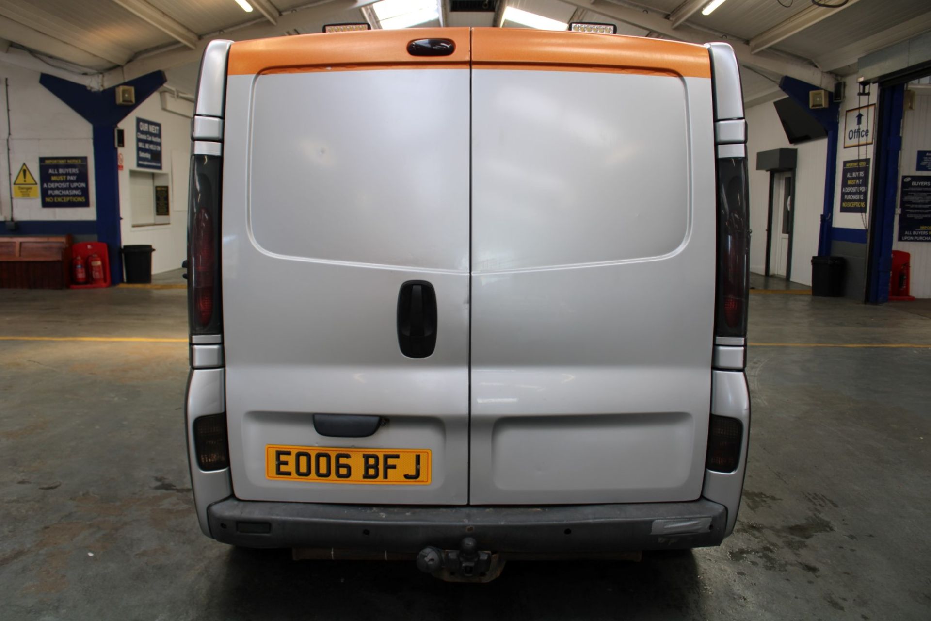 06 06 Vauxhall Vivaro 2700 Sport DTI - Image 28 of 36