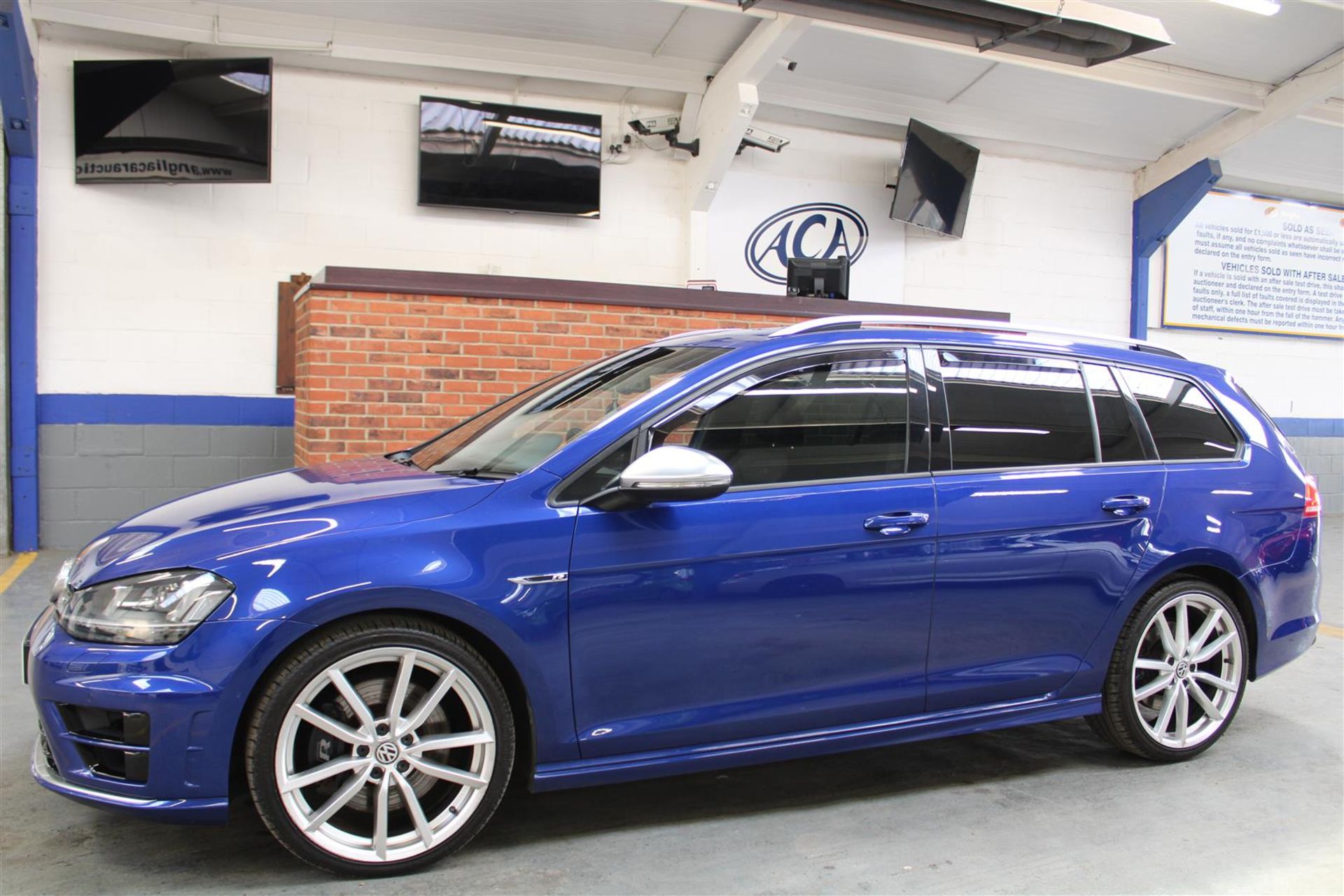 16 16 VW Golf R TSI S-A