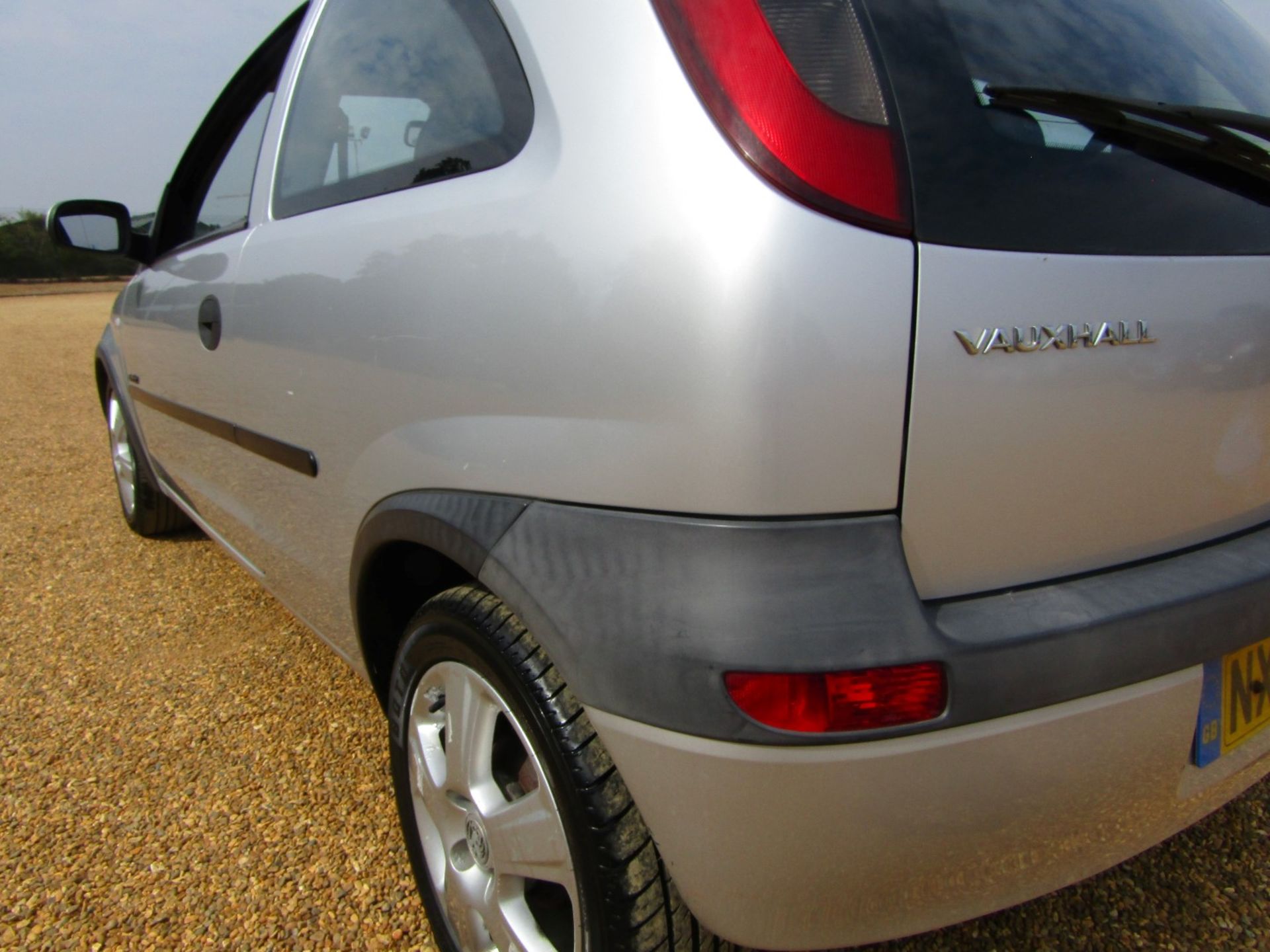 02 02 Vauxhall Corsa Comfort - Image 18 of 19