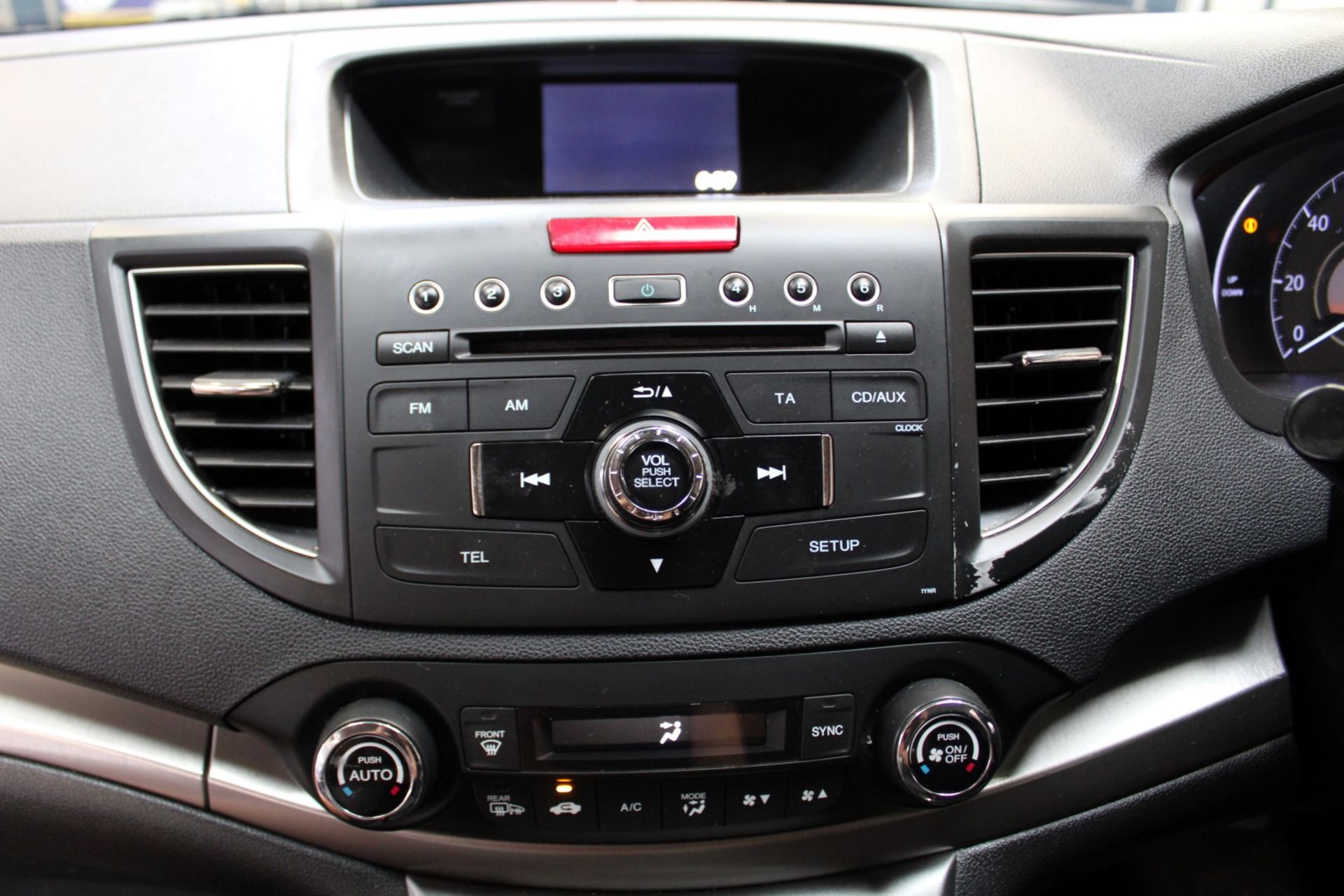 13 13 Honda CR-V SE I-DTEC - Image 7 of 31