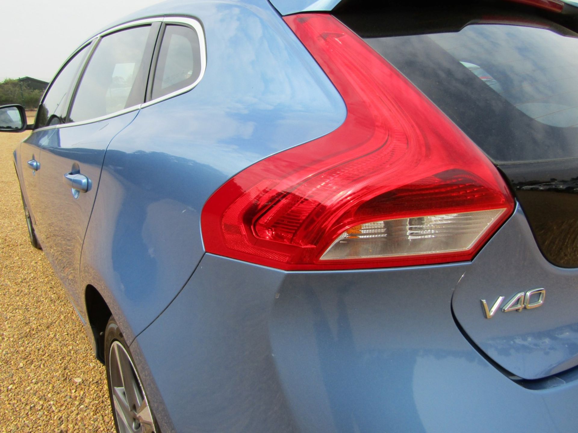 65 16 Volvo V40 R-Design D2 - Image 10 of 27