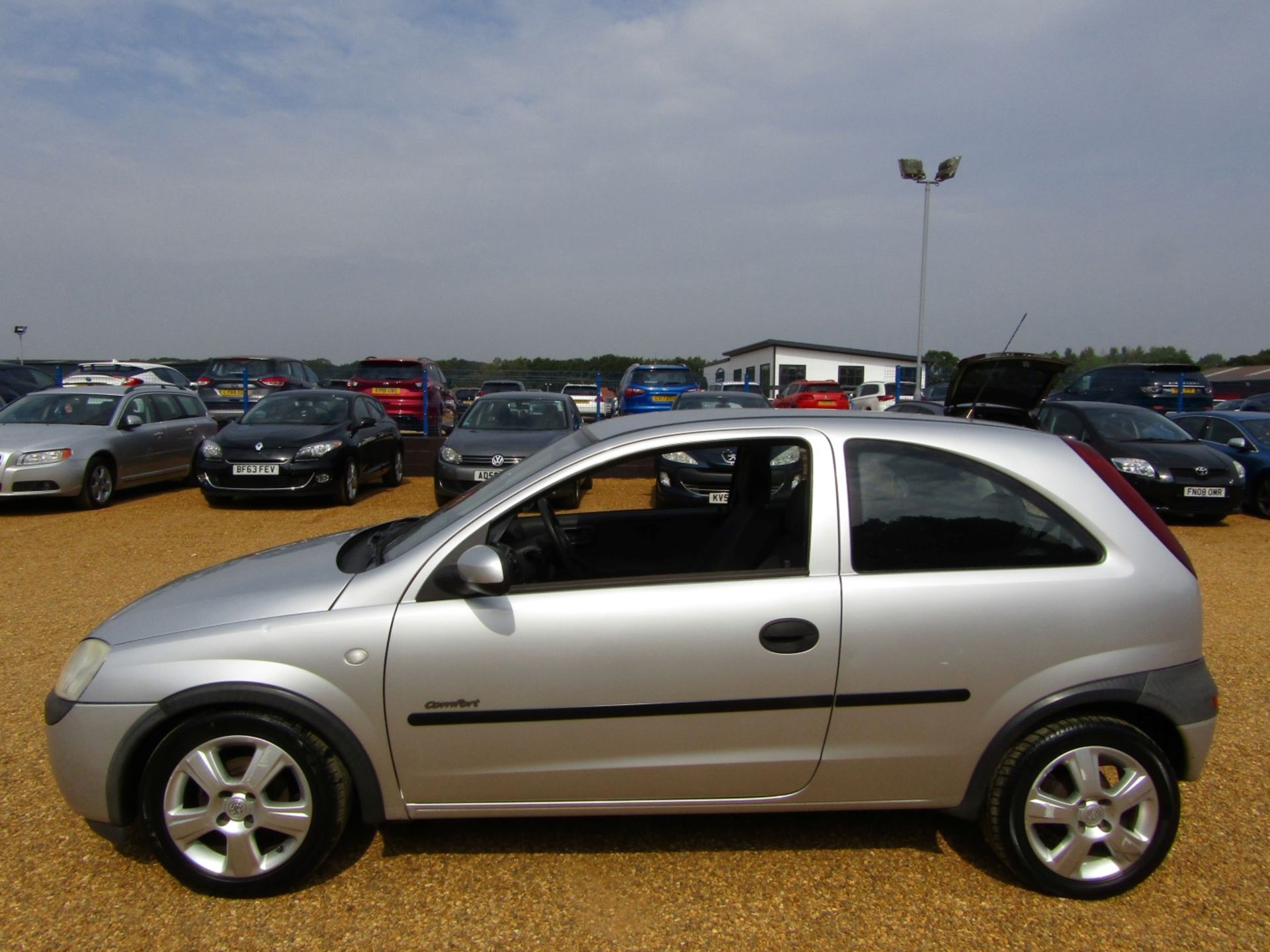 02 02 Vauxhall Corsa Comfort - Image 19 of 19