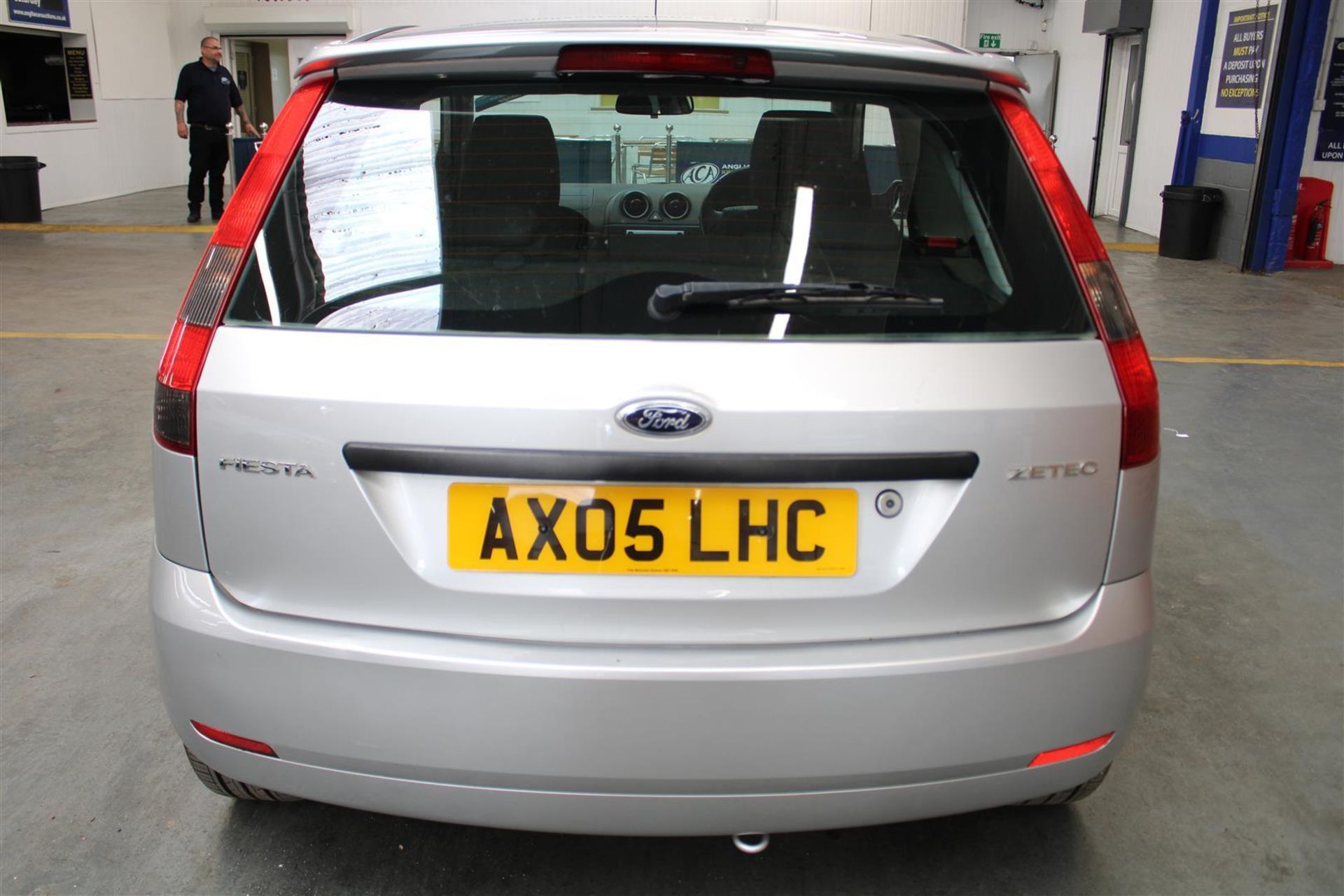 05 05 Ford Fiesta Zetec - Image 23 of 26