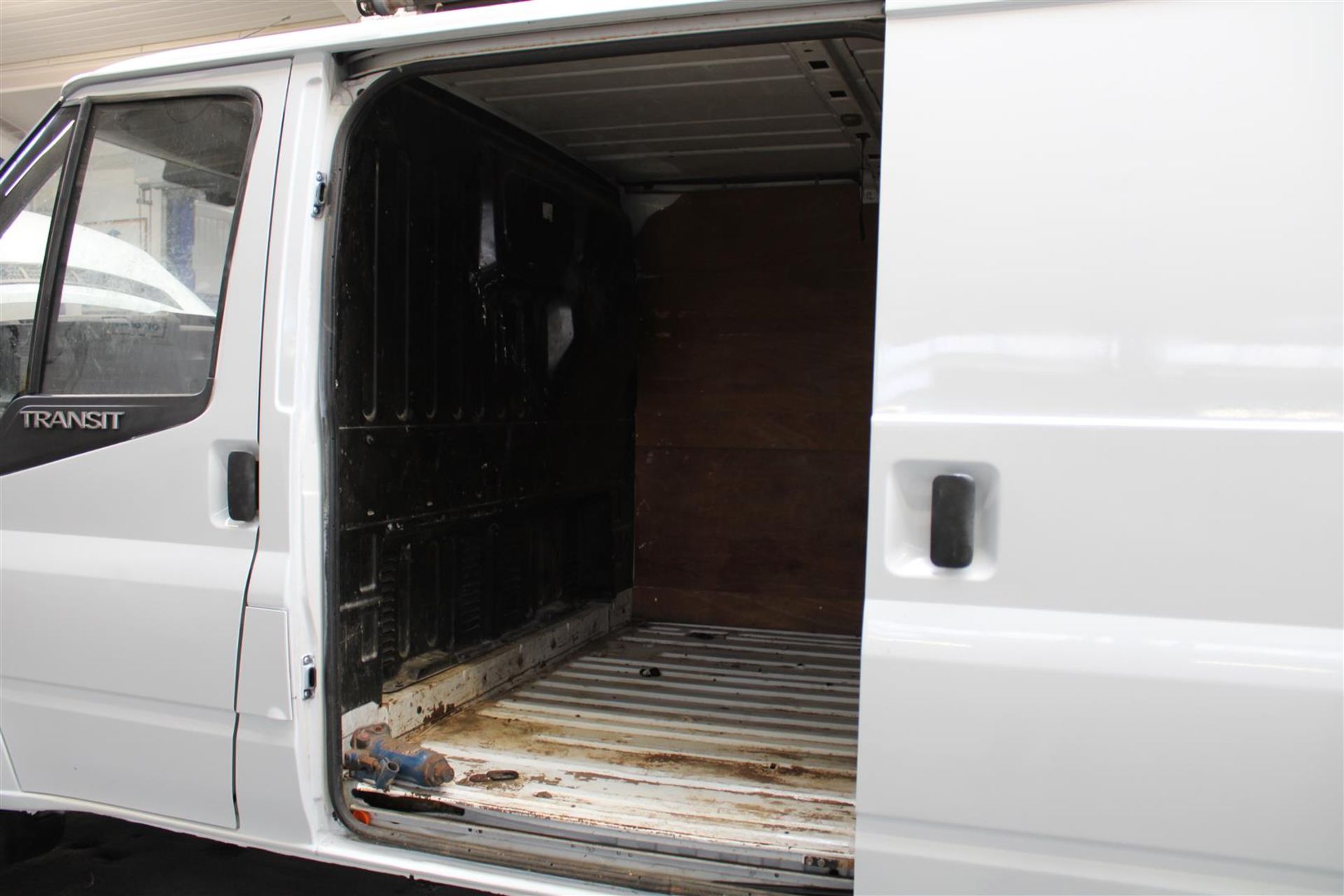 08 08 Ford Transit 85 T260S FWD - Image 9 of 32