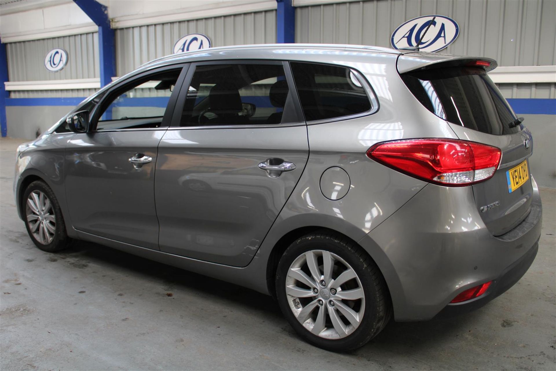 14 14 Kia Carens 3 Sat nav eco - Image 35 of 36