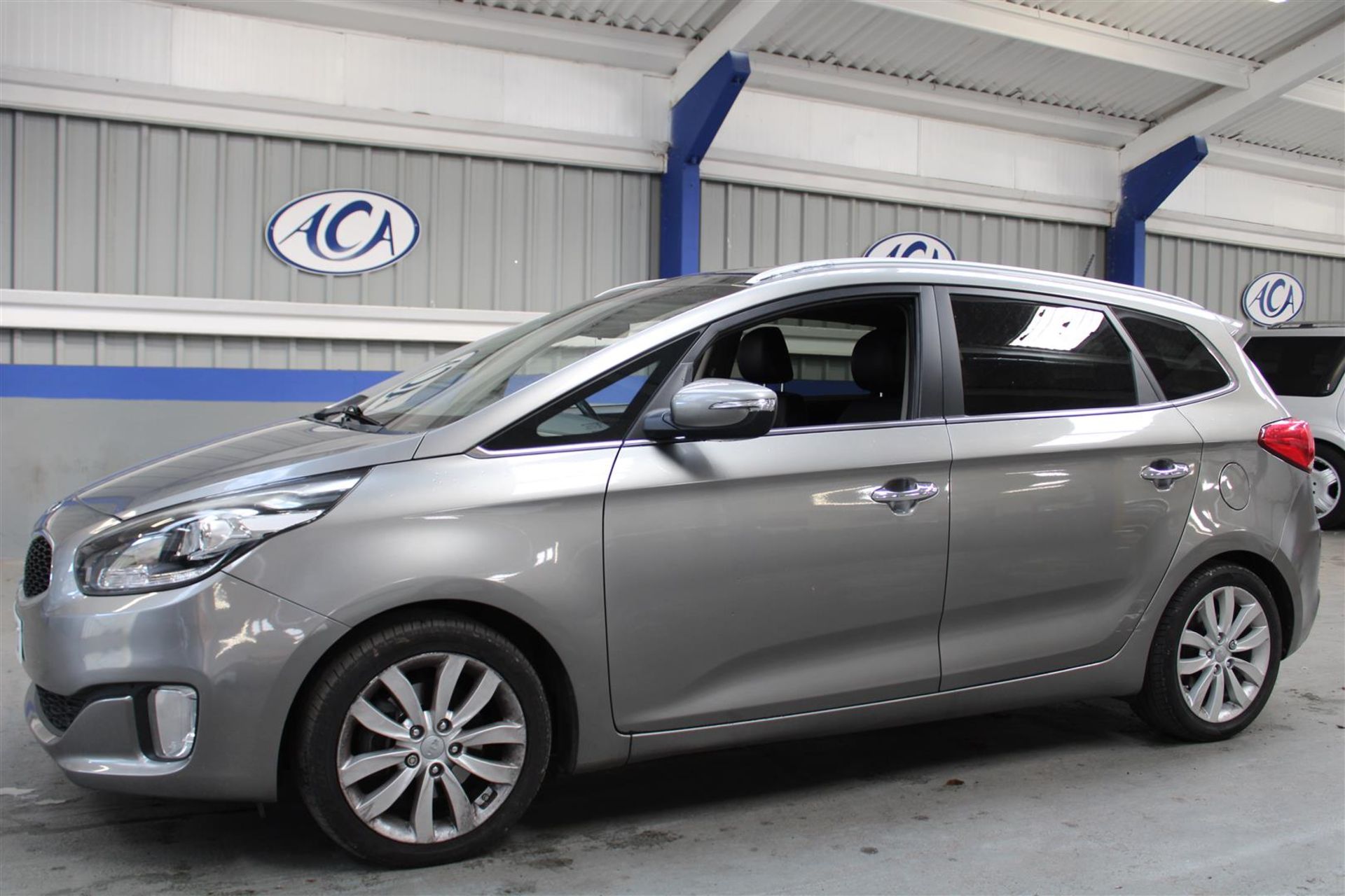 14 14 Kia Carens 3 Sat nav eco