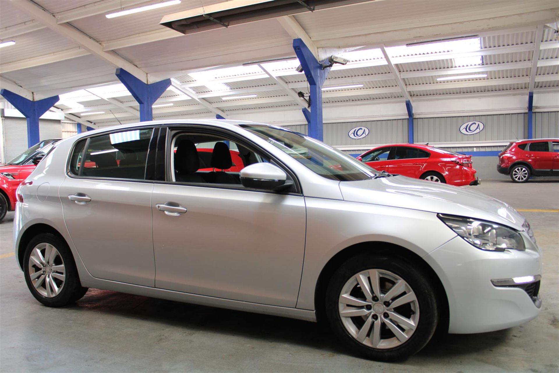 15 15 Peugeot 308 Active Pure Tech - Image 25 of 33