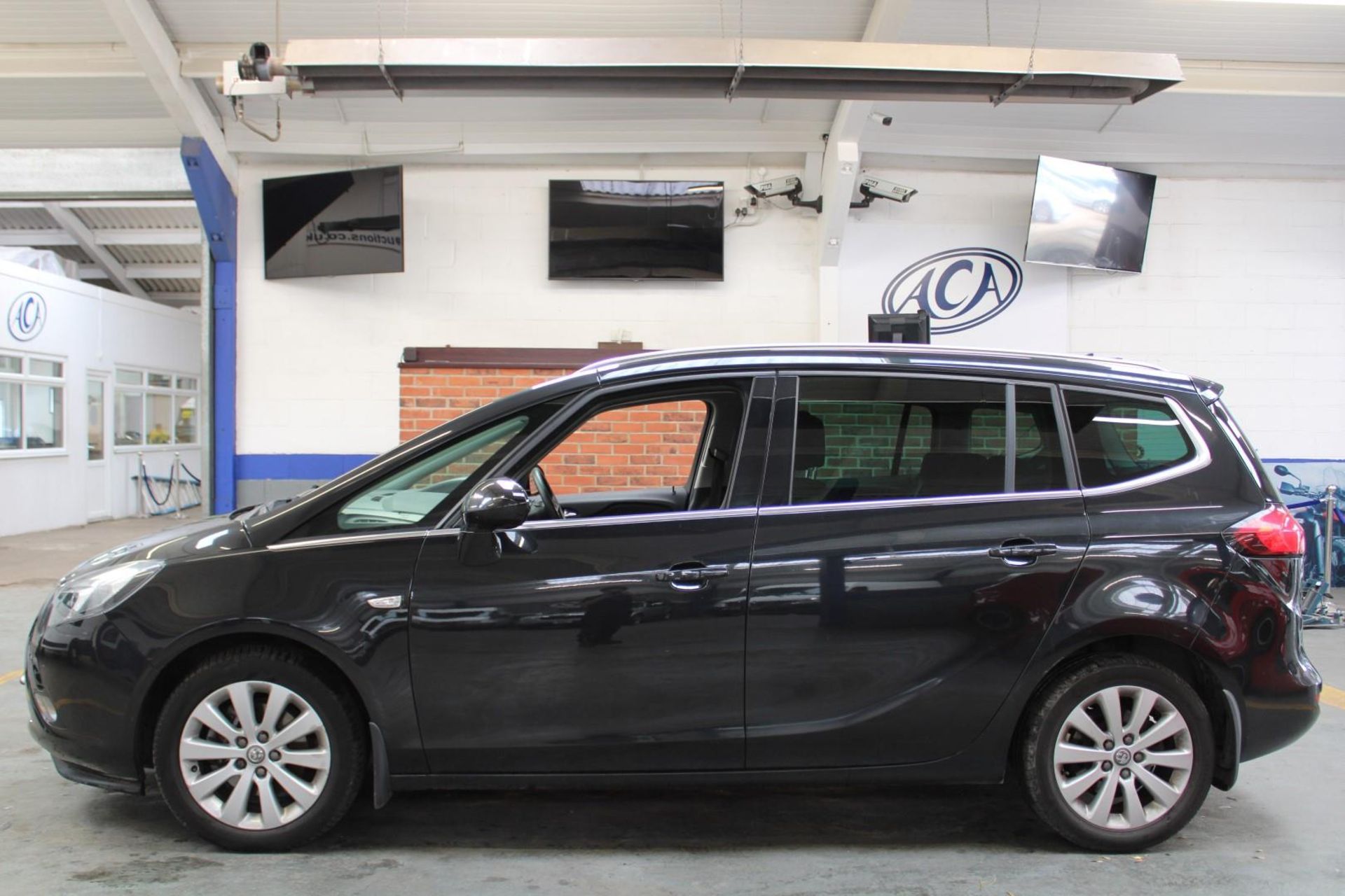 64 14 Vauxhall Zafira Tourer Tech - Image 31 of 31