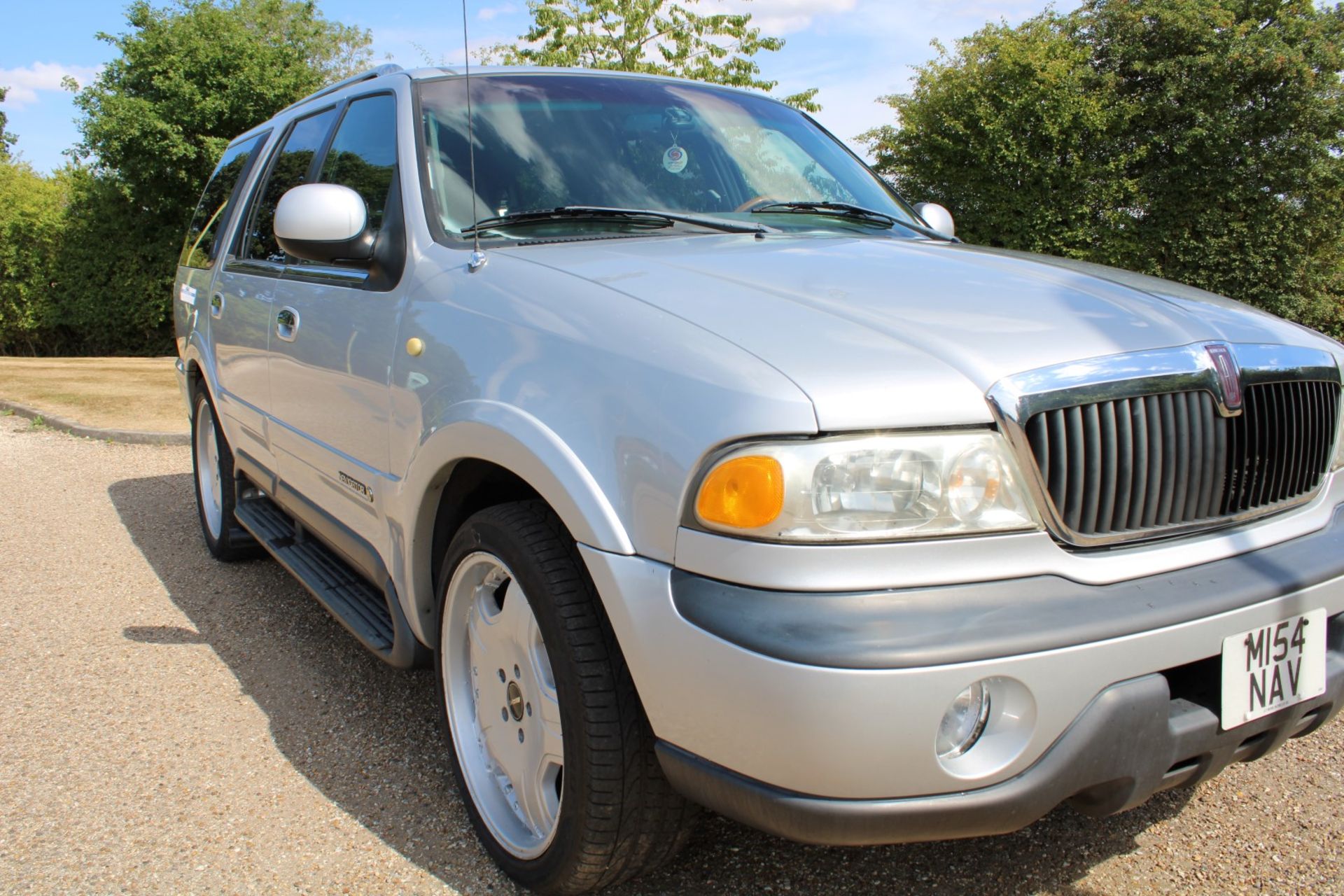 05 05 Lincoln Navigator V8 Auto LHD - Image 18 of 23