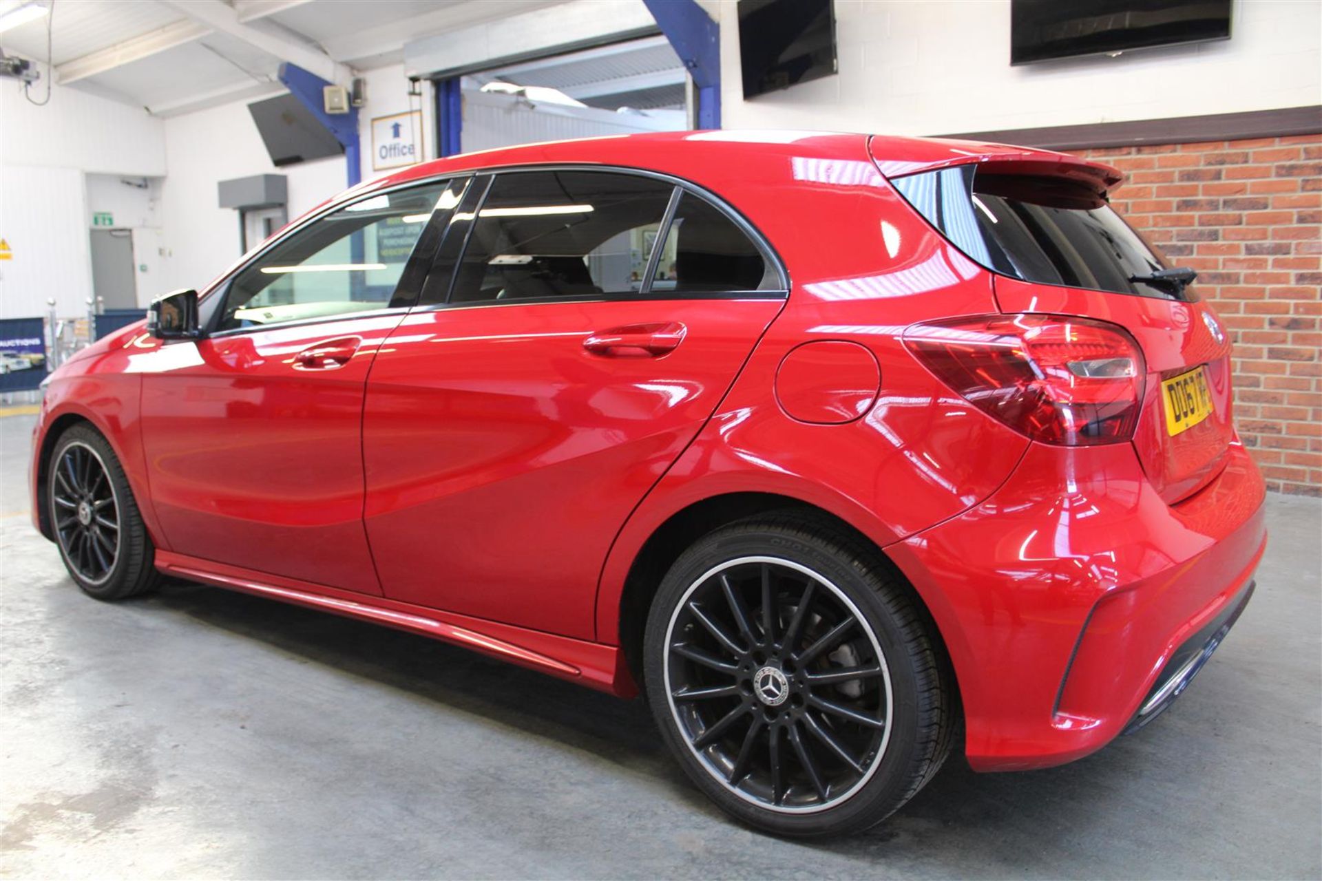 67 17 Mercedes A180 D AMG Line - Image 35 of 36