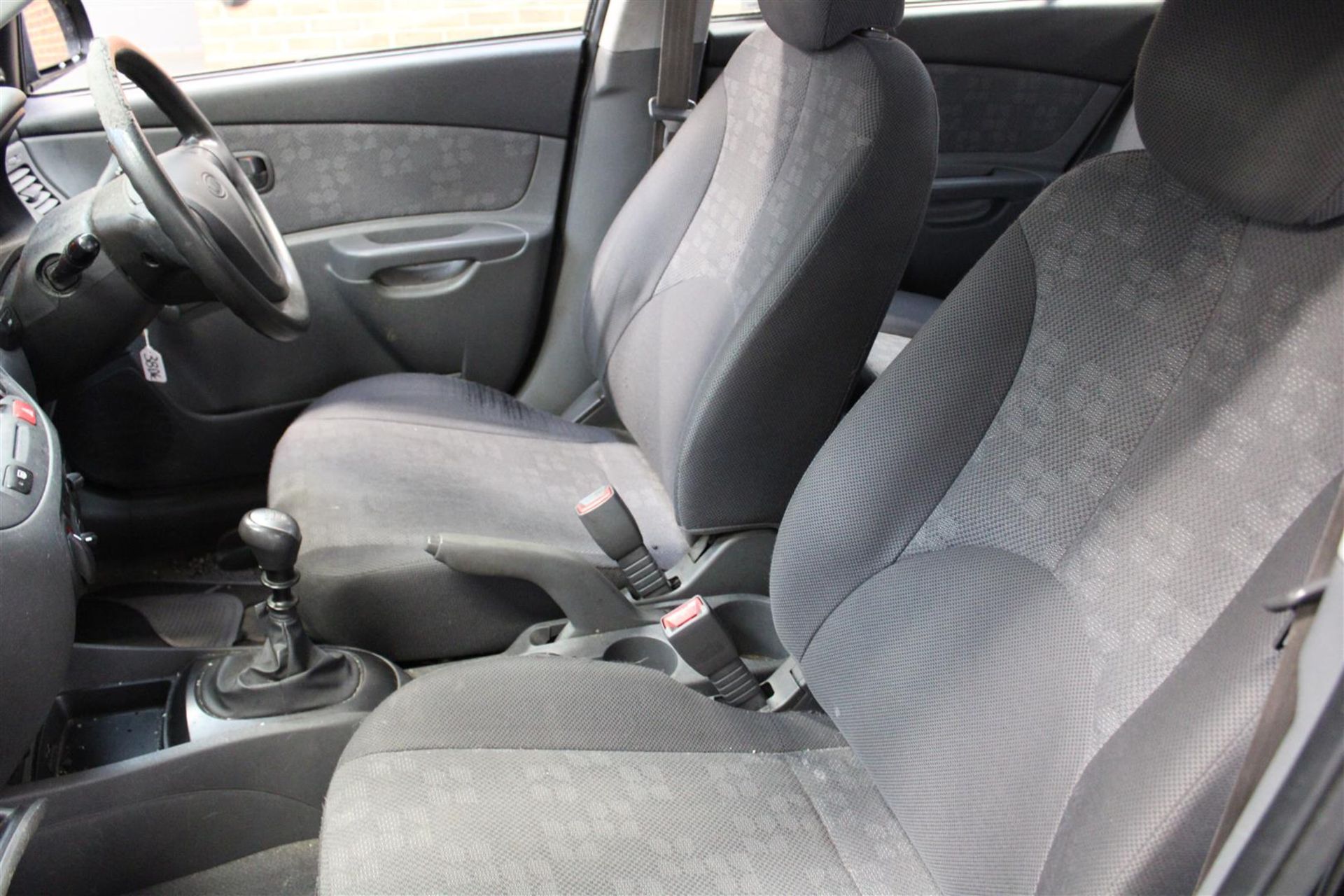 59 09 Kia Rio 16V - Image 11 of 37