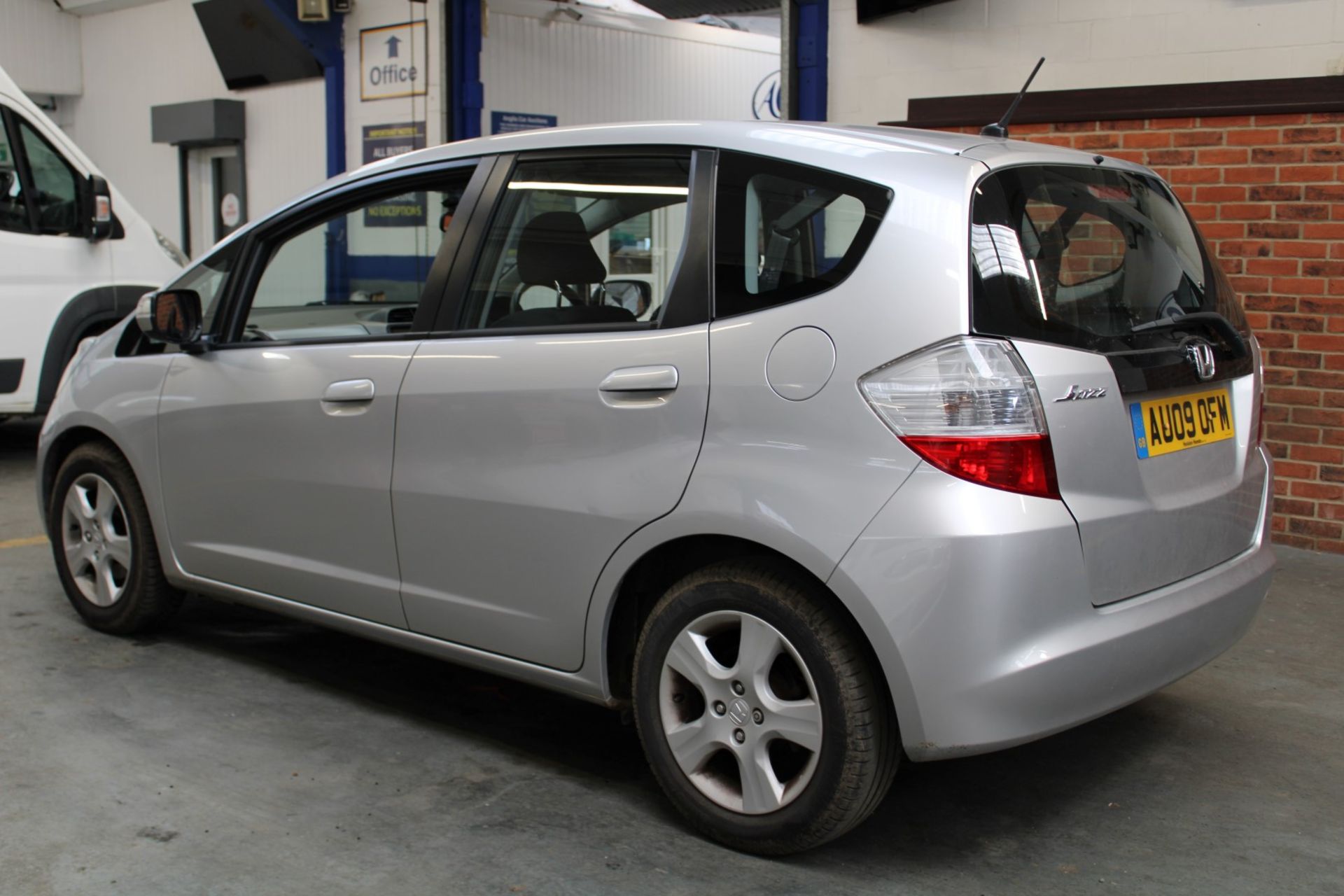 09 09 Honda Jazz I-VTEC ES - Image 29 of 30