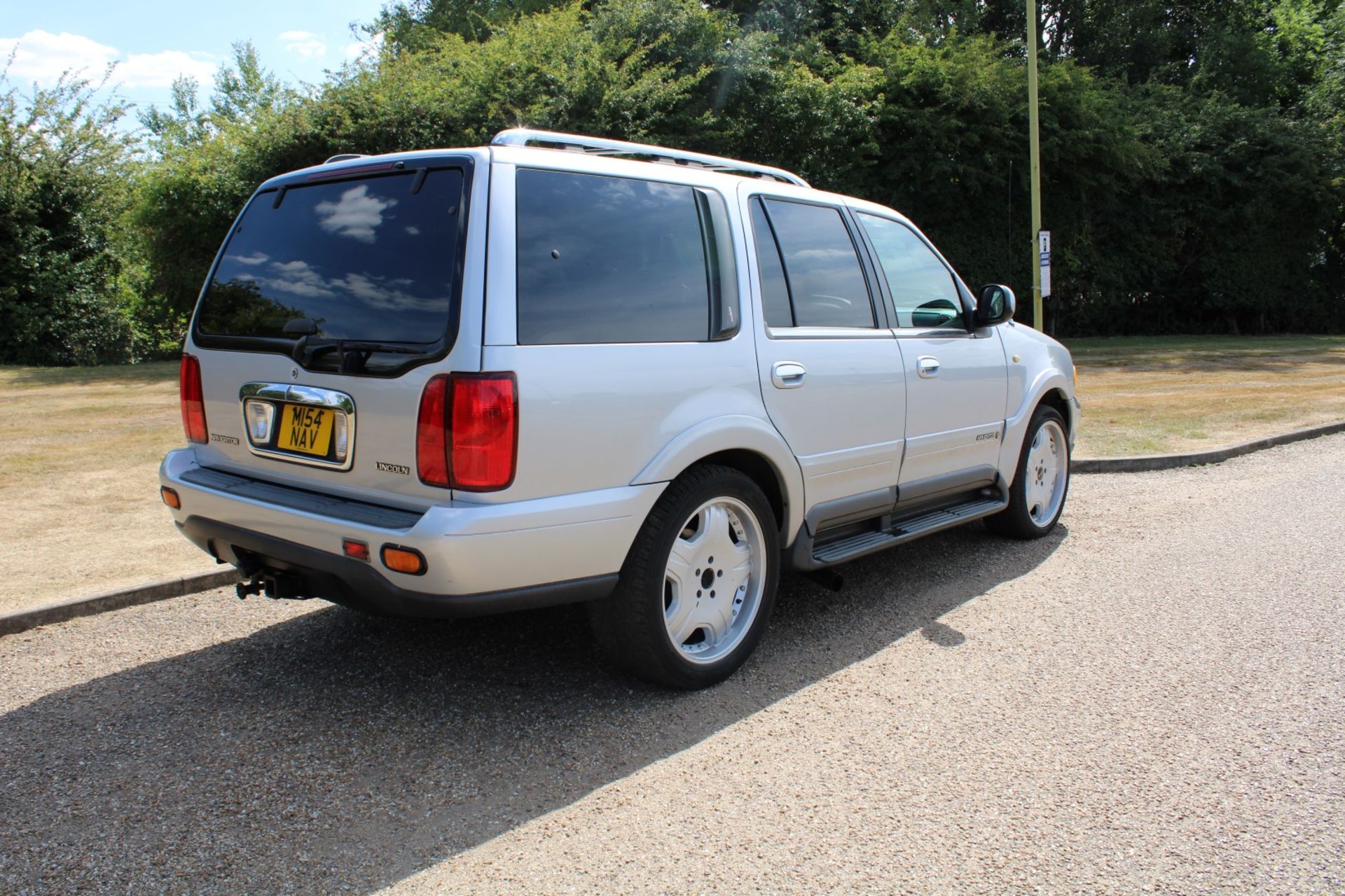 05 05 Lincoln Navigator V8 Auto LHD - Image 20 of 23