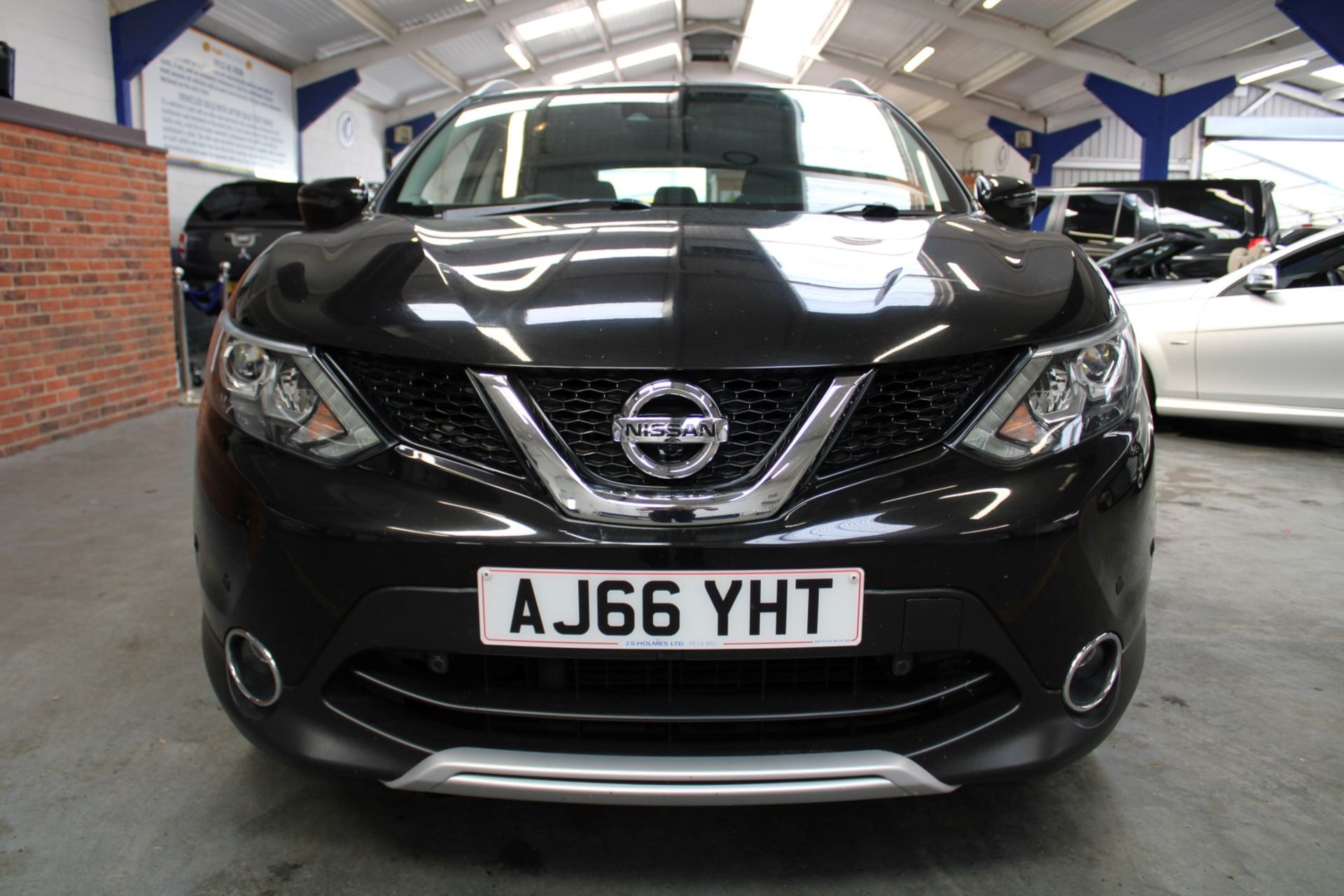 66 16 Nissan Qashqai Black Ed DCI - Image 2 of 34