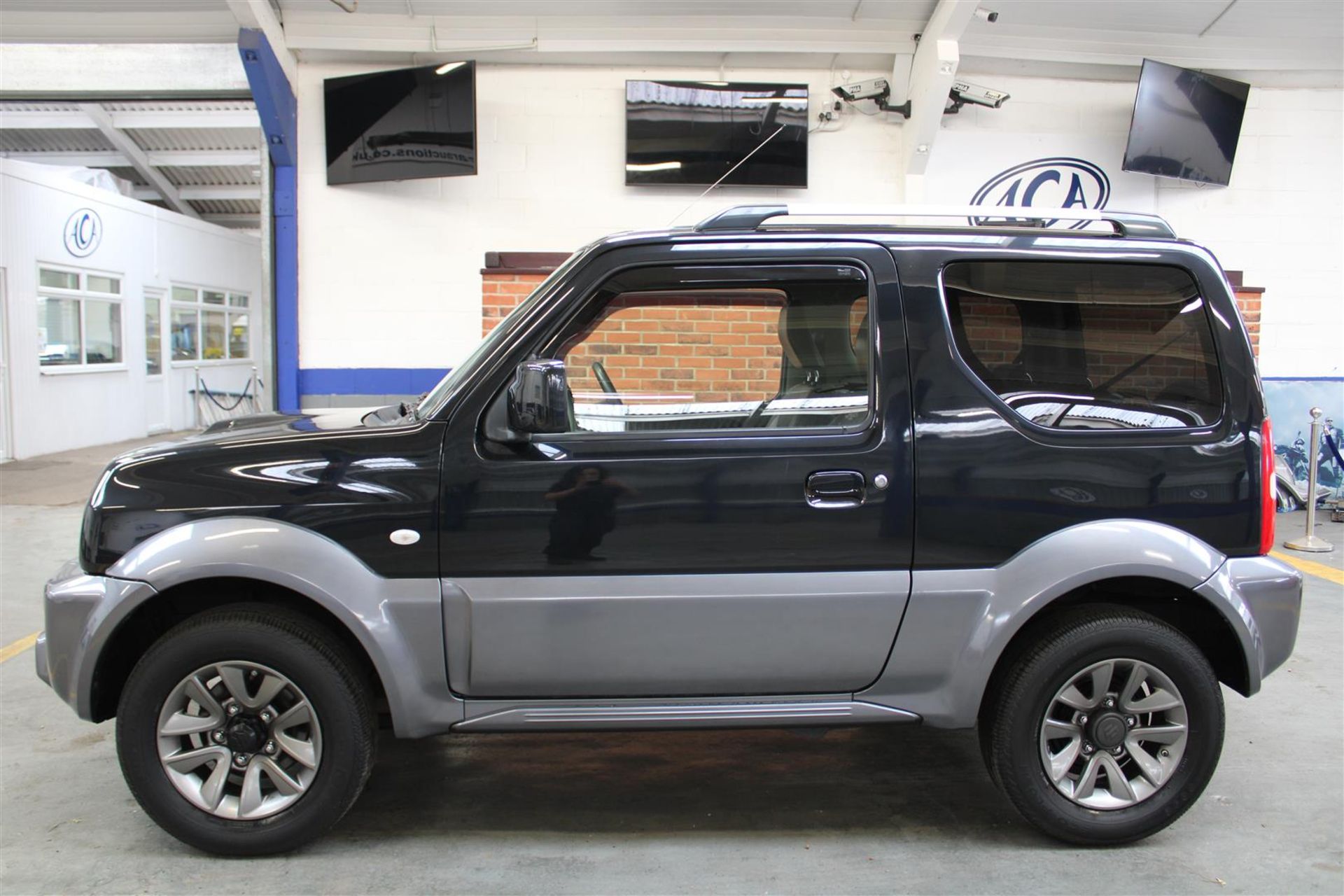 65 15 Suzuki Jimny SZ4 - Image 30 of 30