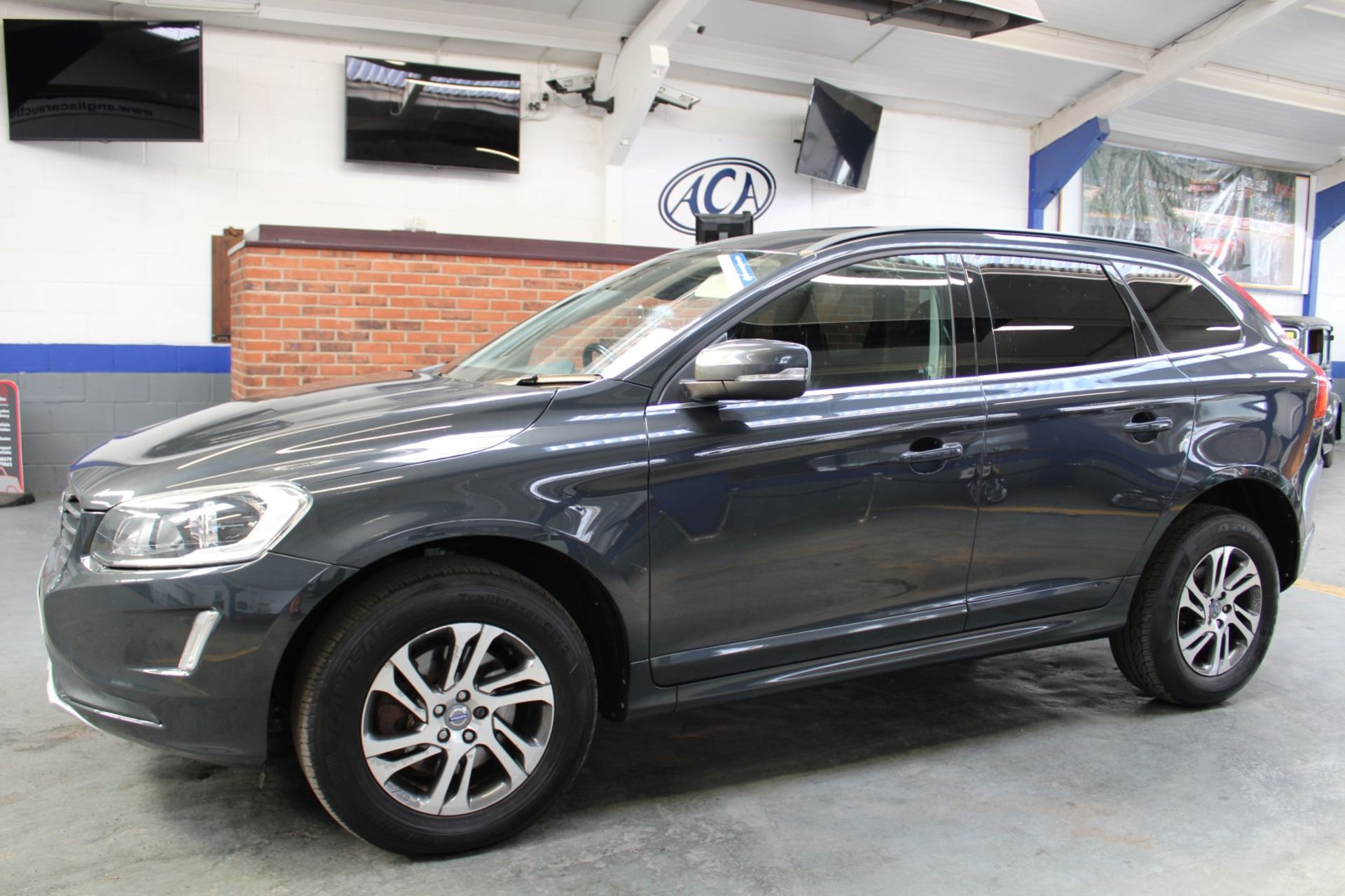 14 64 Volvo XC60 SE NAV D4