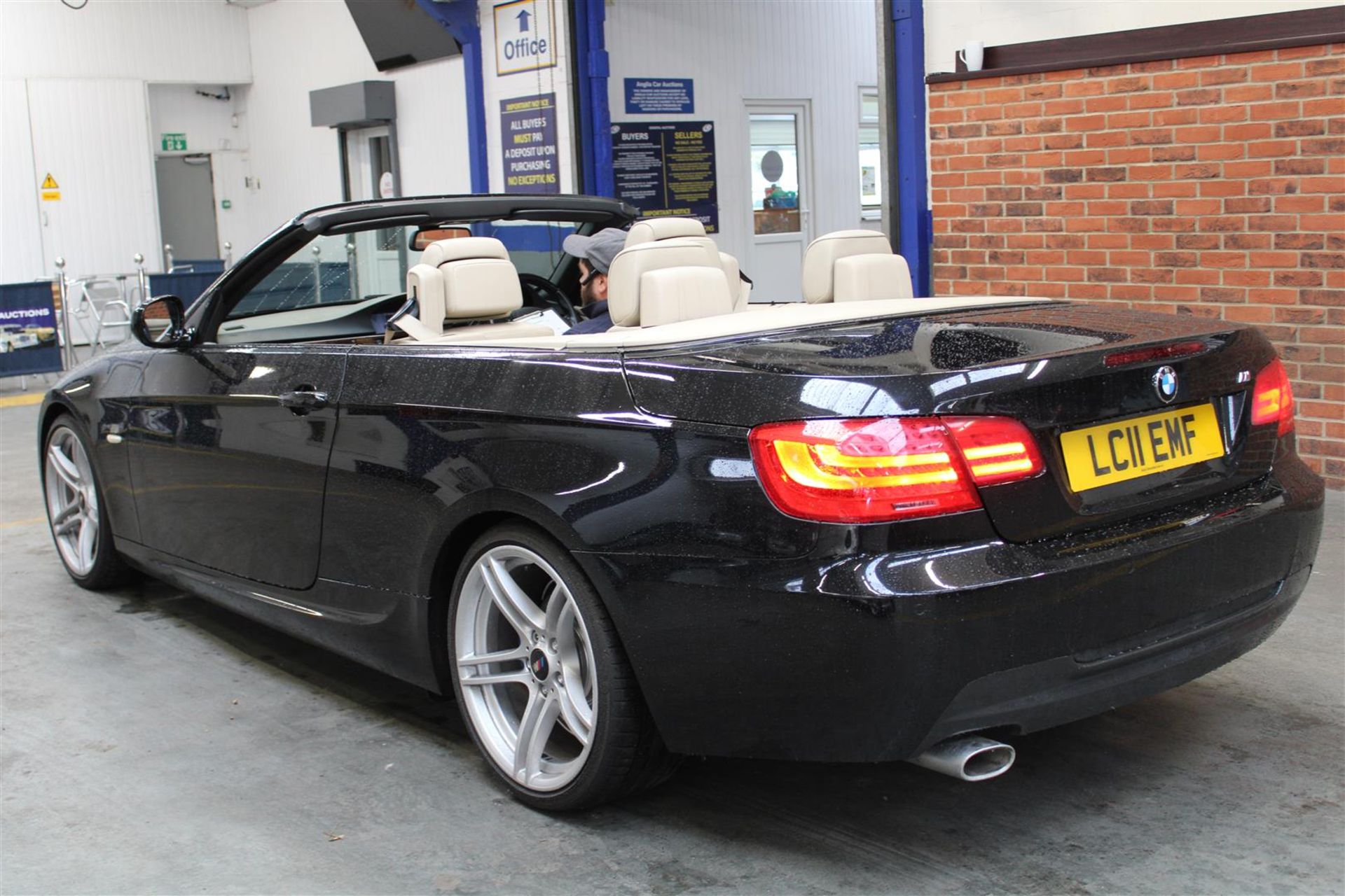 11 11 BMW 320D M Sport 181 - Image 4 of 35