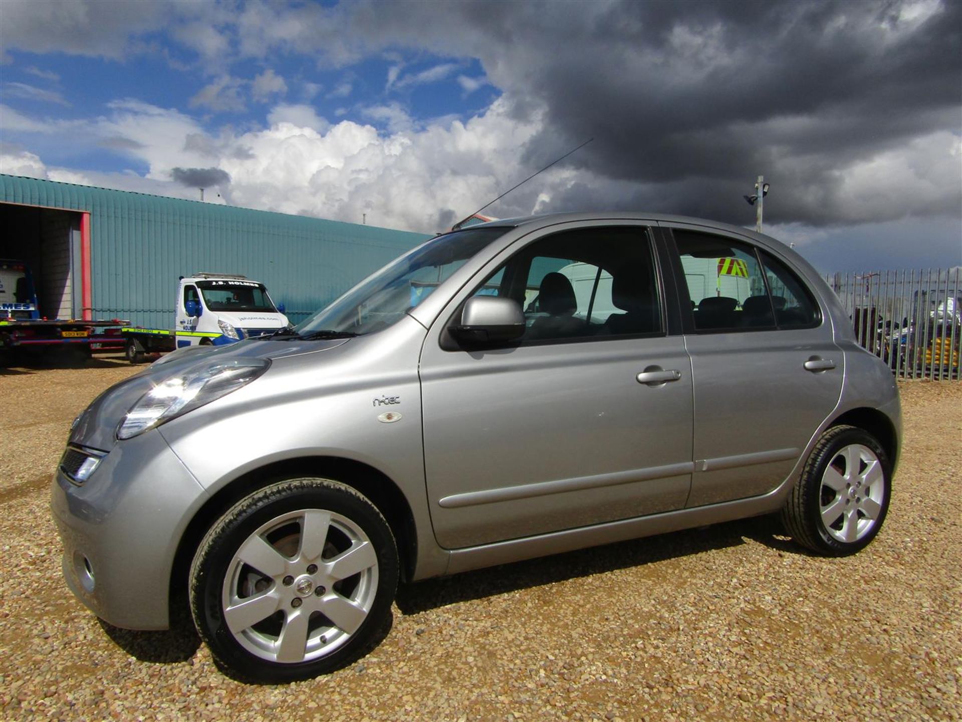 10 10 Nissan Micra N-Tec