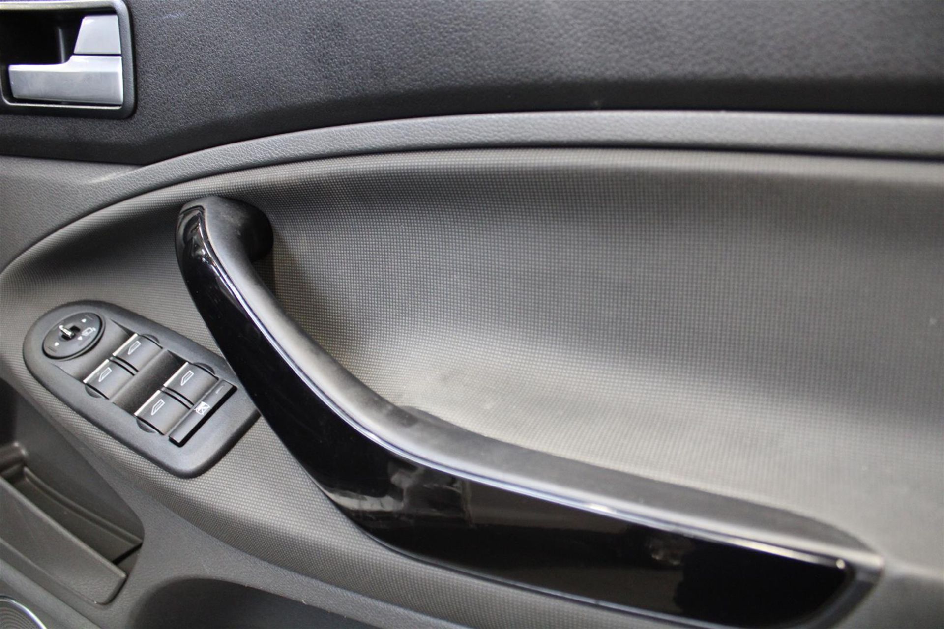 12 12 Ford Kuga Titanium X 4X4 TDCI - Image 24 of 35