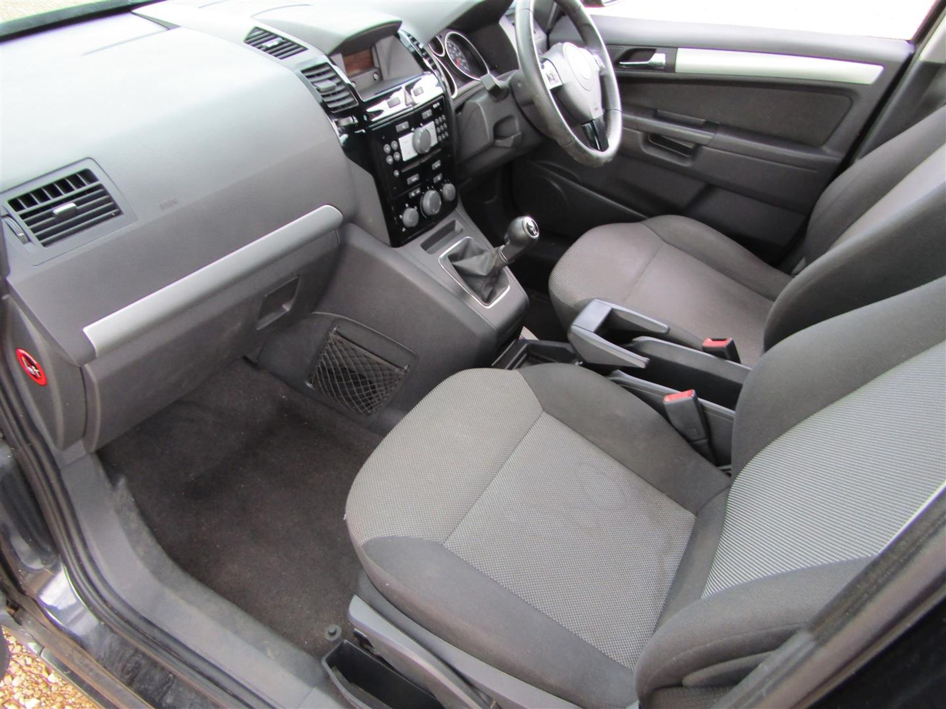 13 13 Vauxhall Zafira Exclusiv - Image 5 of 26