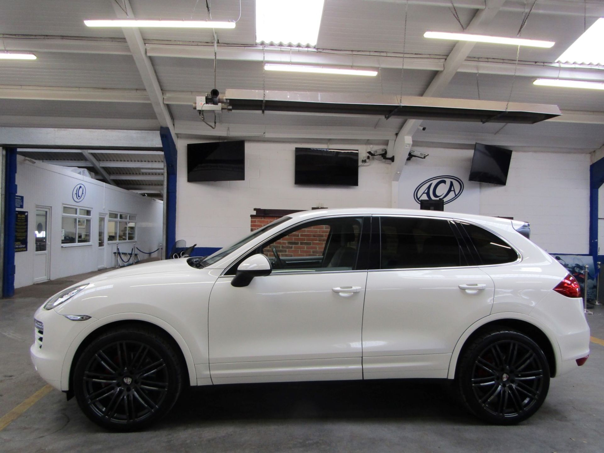 11 11 Porsche Cayenne V6 Diesel - Image 30 of 30