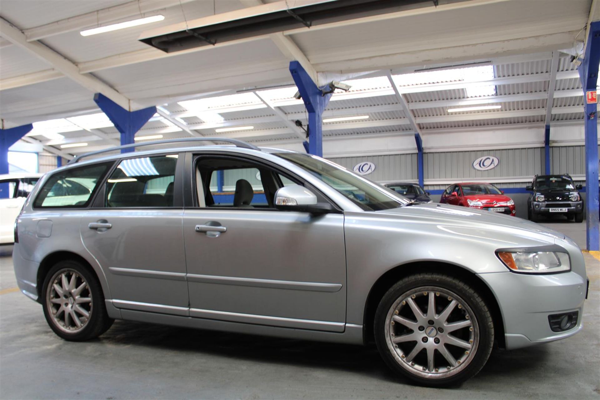 10 10 Volvo V50 SE D Drive - Image 10 of 32