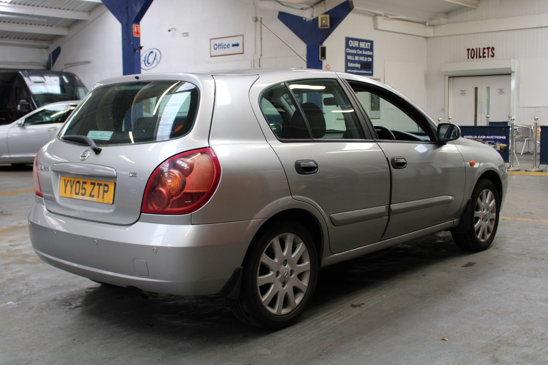 05 05 Nissan Almera SE - Image 26 of 32