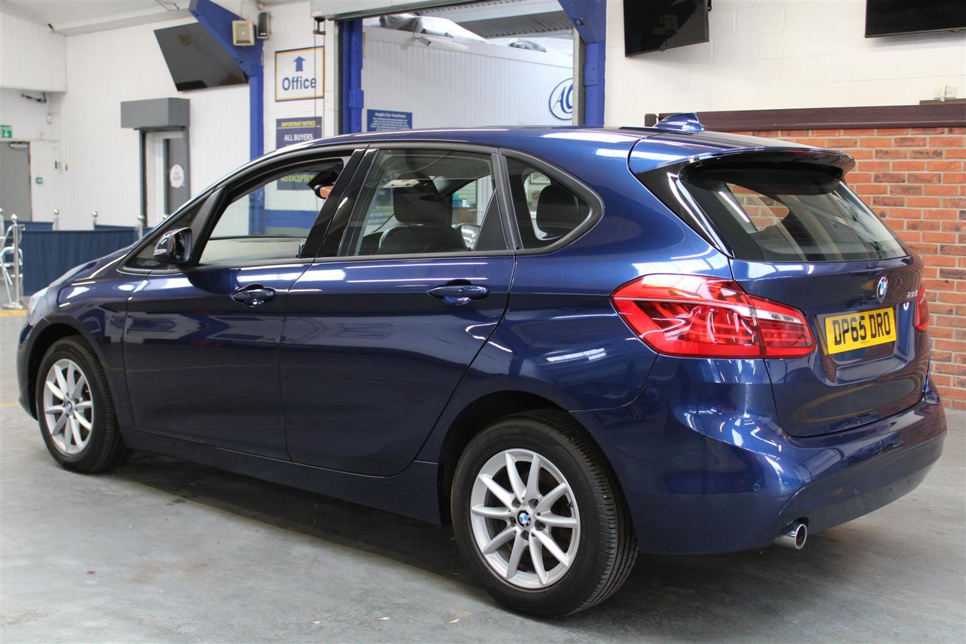 65 15 BMW 216D SE - Image 34 of 35