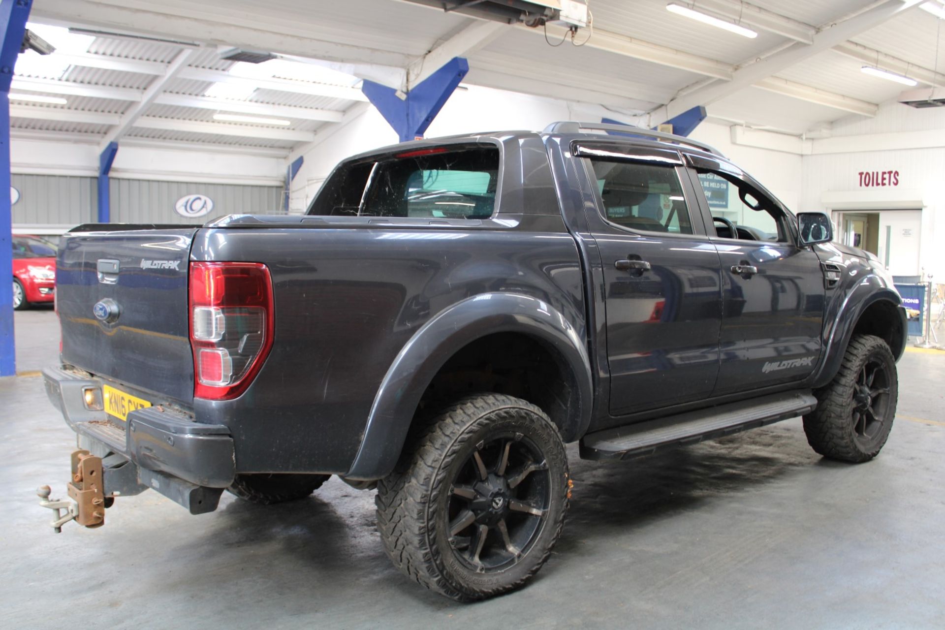 16 16 Ford Ranger Wildtrak 4X4 DCB - Image 11 of 37