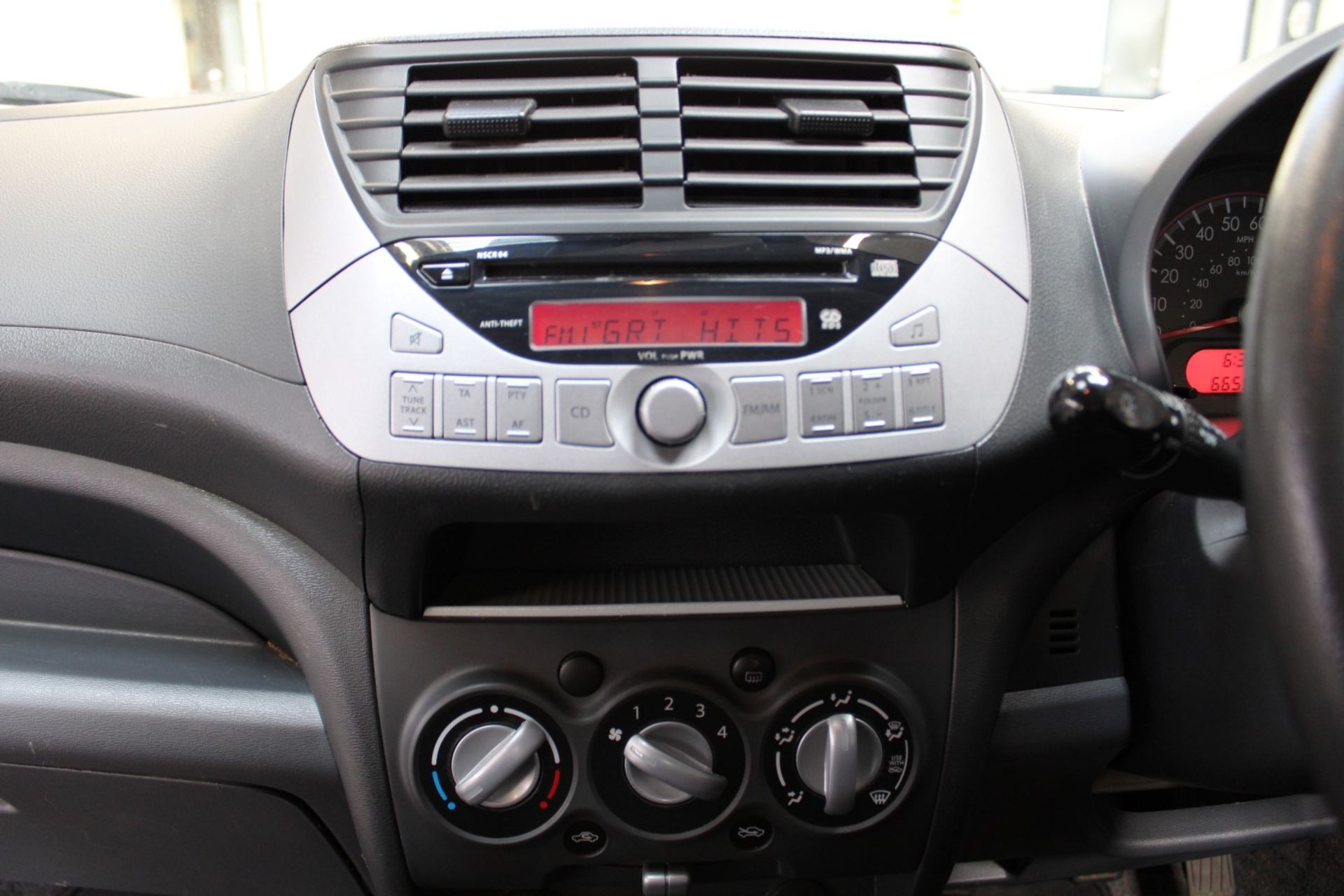 14 14 Suzuki Alto SZ - Image 25 of 29