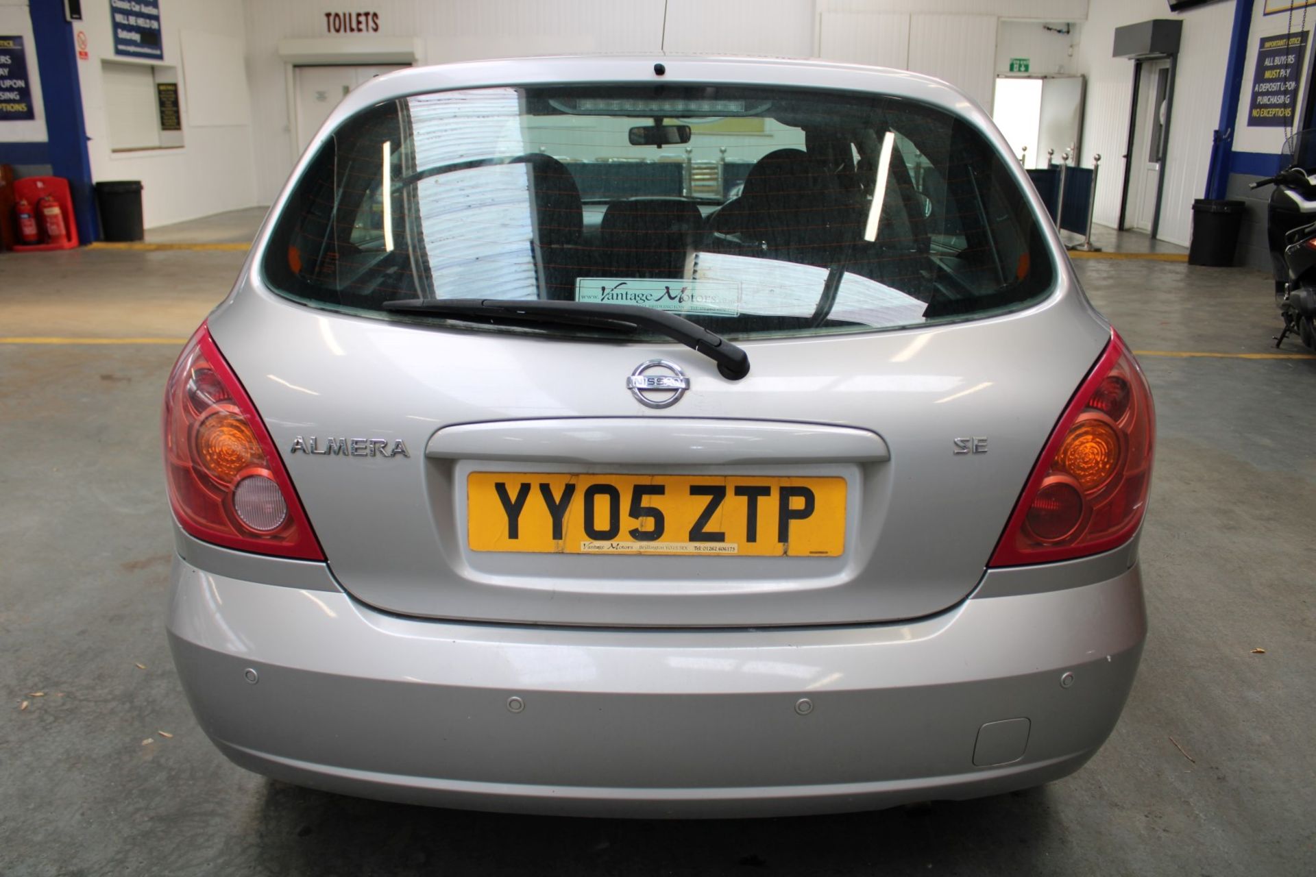 05 05 Nissan Almera SE - Image 29 of 32