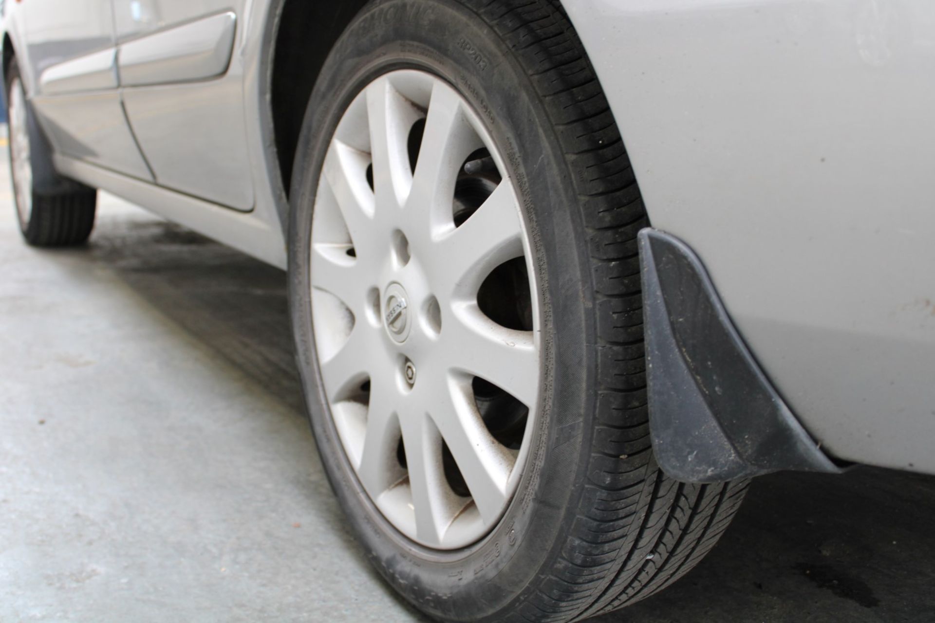 05 05 Nissan Almera SE - Image 30 of 32