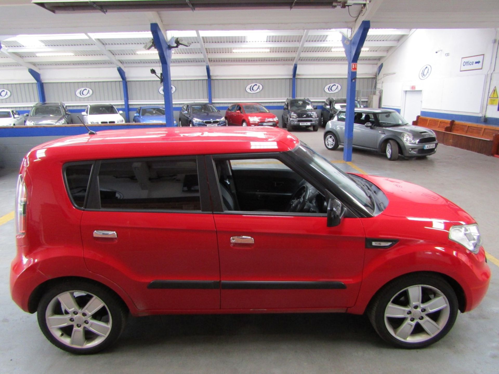 09 09 Kia Soul Samba CRDI - Image 9 of 29