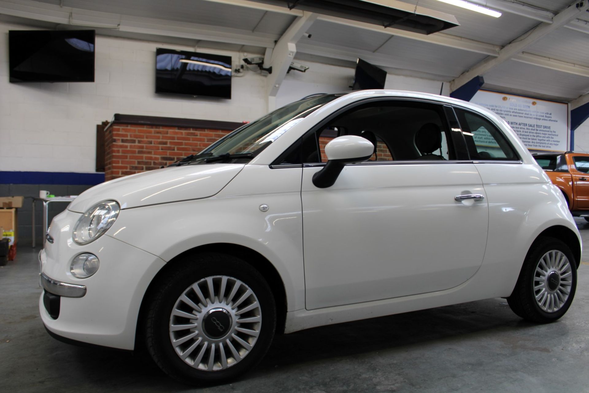 62 12 Fiat 500 Lounge RHD