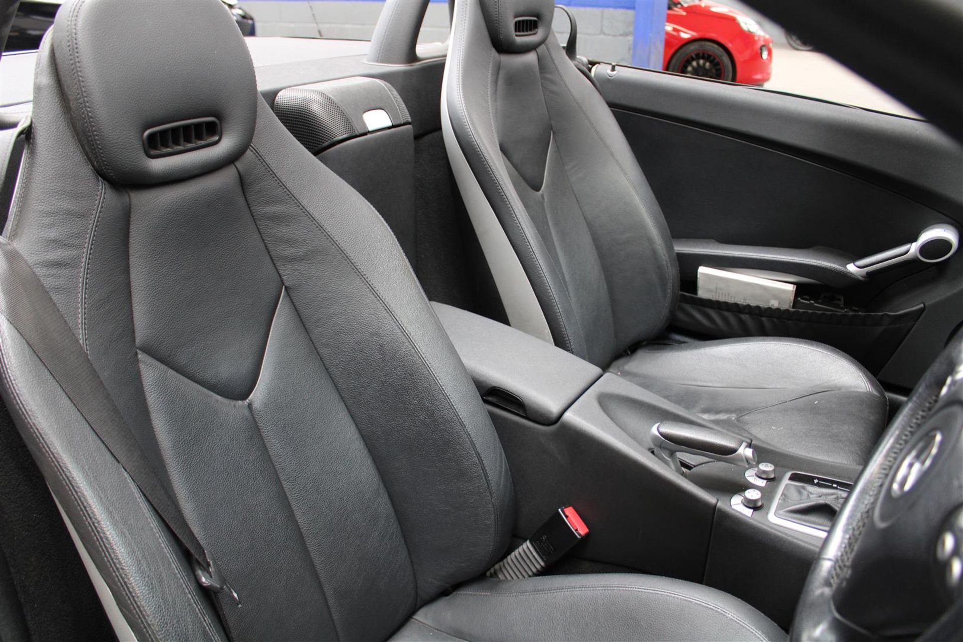 55 05 Mercedes SLK280 Auto - Image 18 of 31
