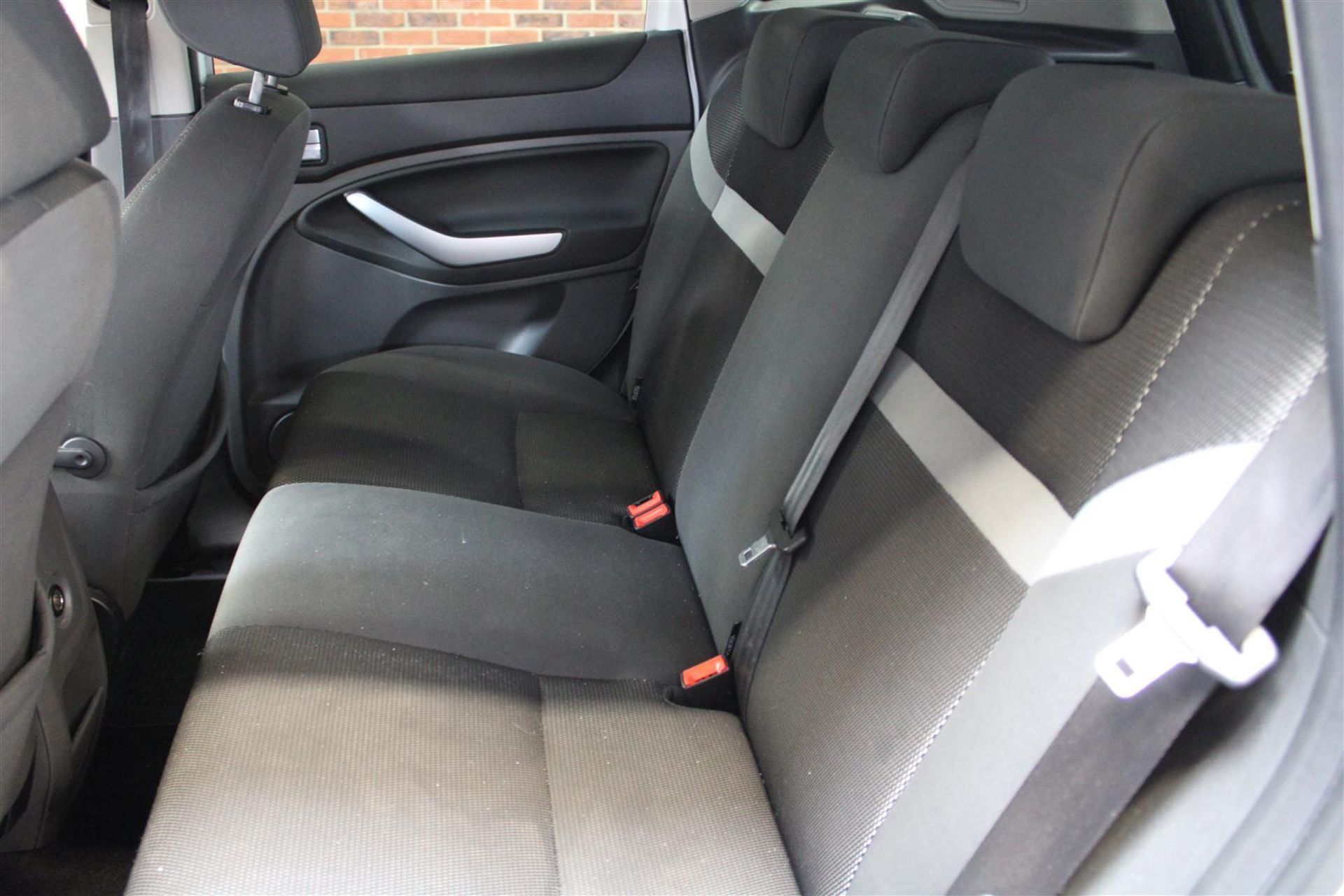 61 11 Ford Kuga Zetec TDCI 140 - Image 23 of 32