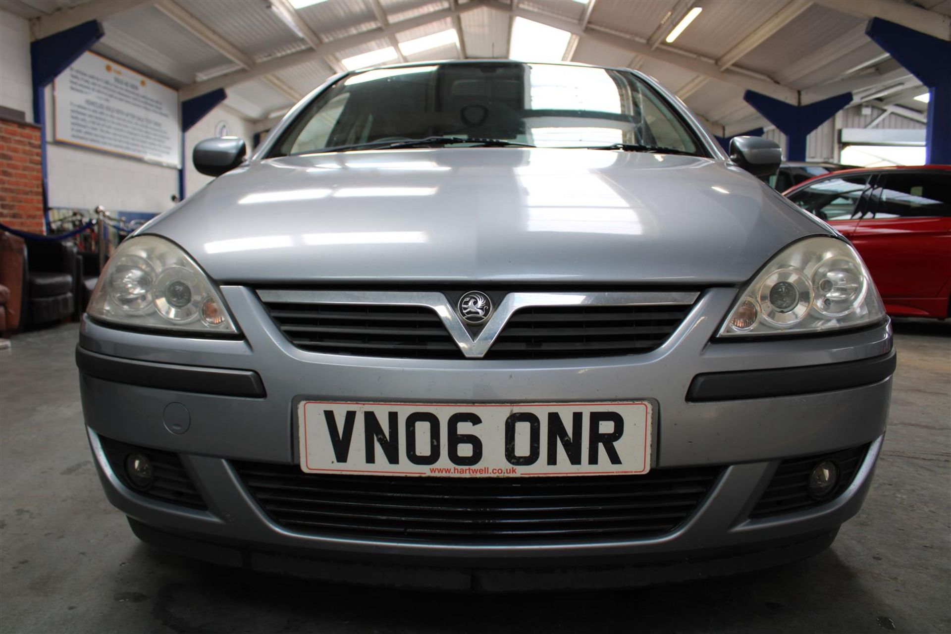 06 06 Vauxhall Corsa SXI + - Image 7 of 29