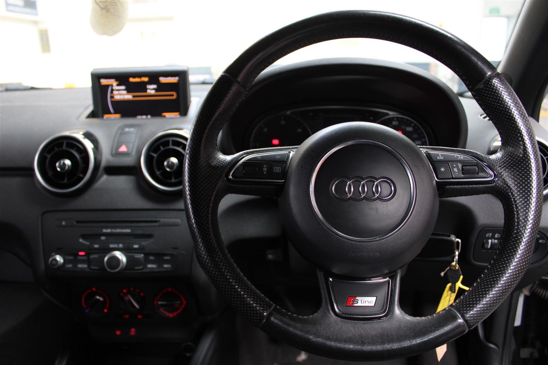 60 10 Audi A1 S Line TDI - Image 18 of 28