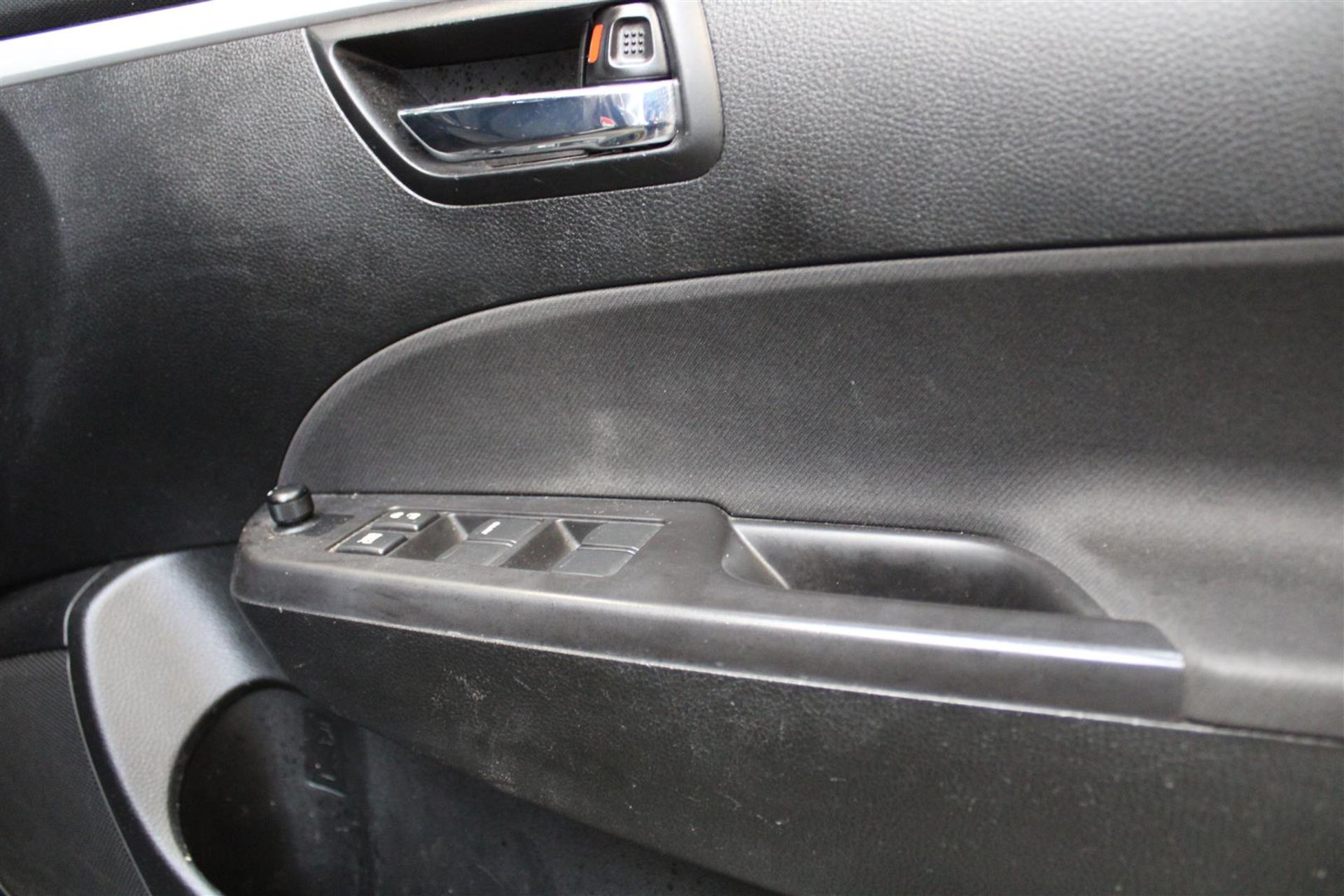 63 13 Suzuki Swift SZ4 Auto - Image 26 of 33