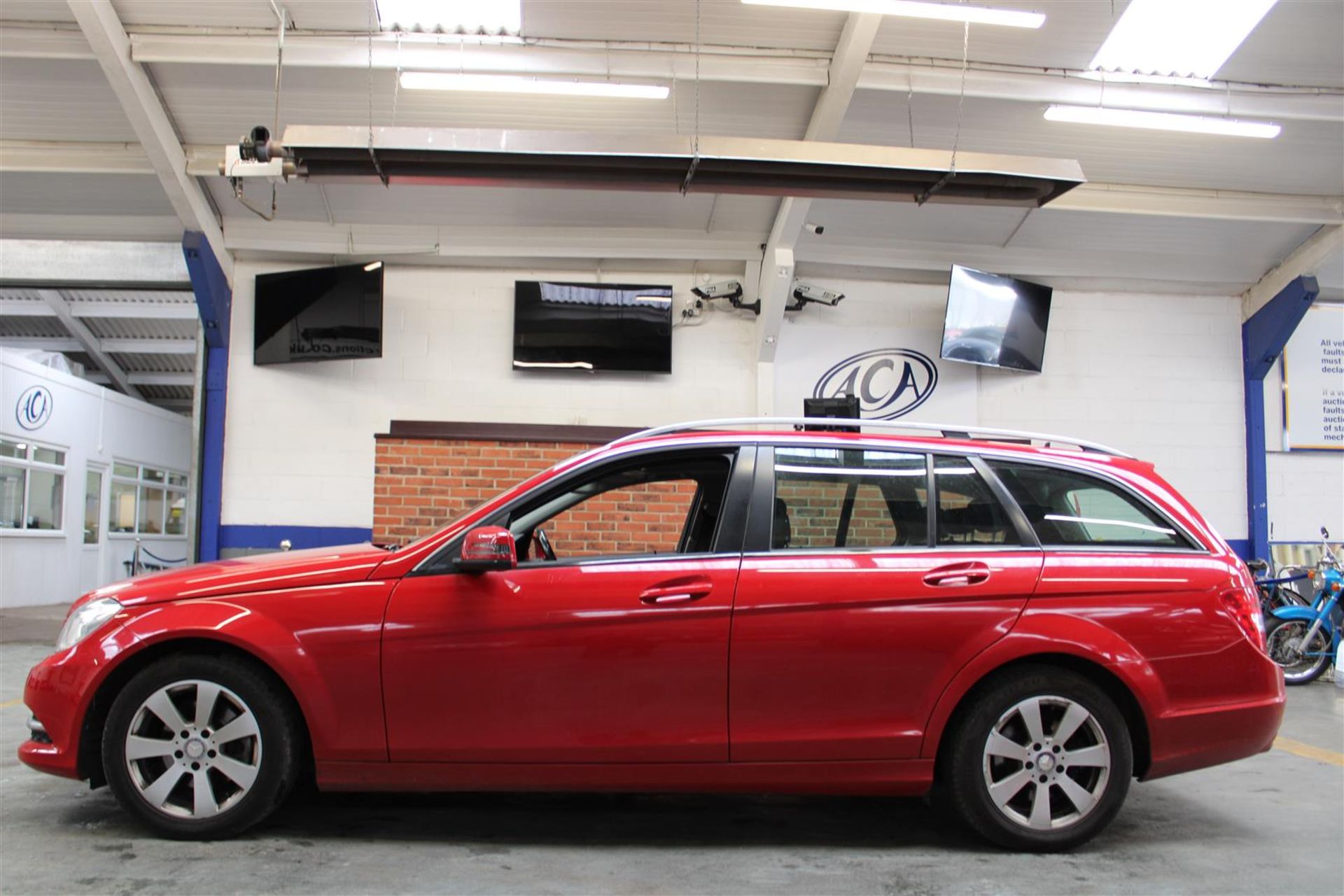 14 14 Mercedes C220 CDI Executive SE - Image 4 of 32