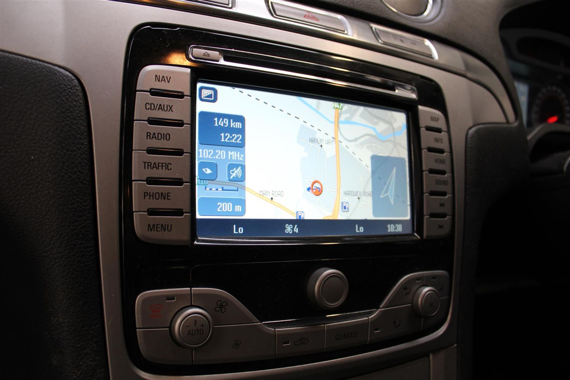 59 10 Ford S-Max Titanium TDCI - Image 13 of 37