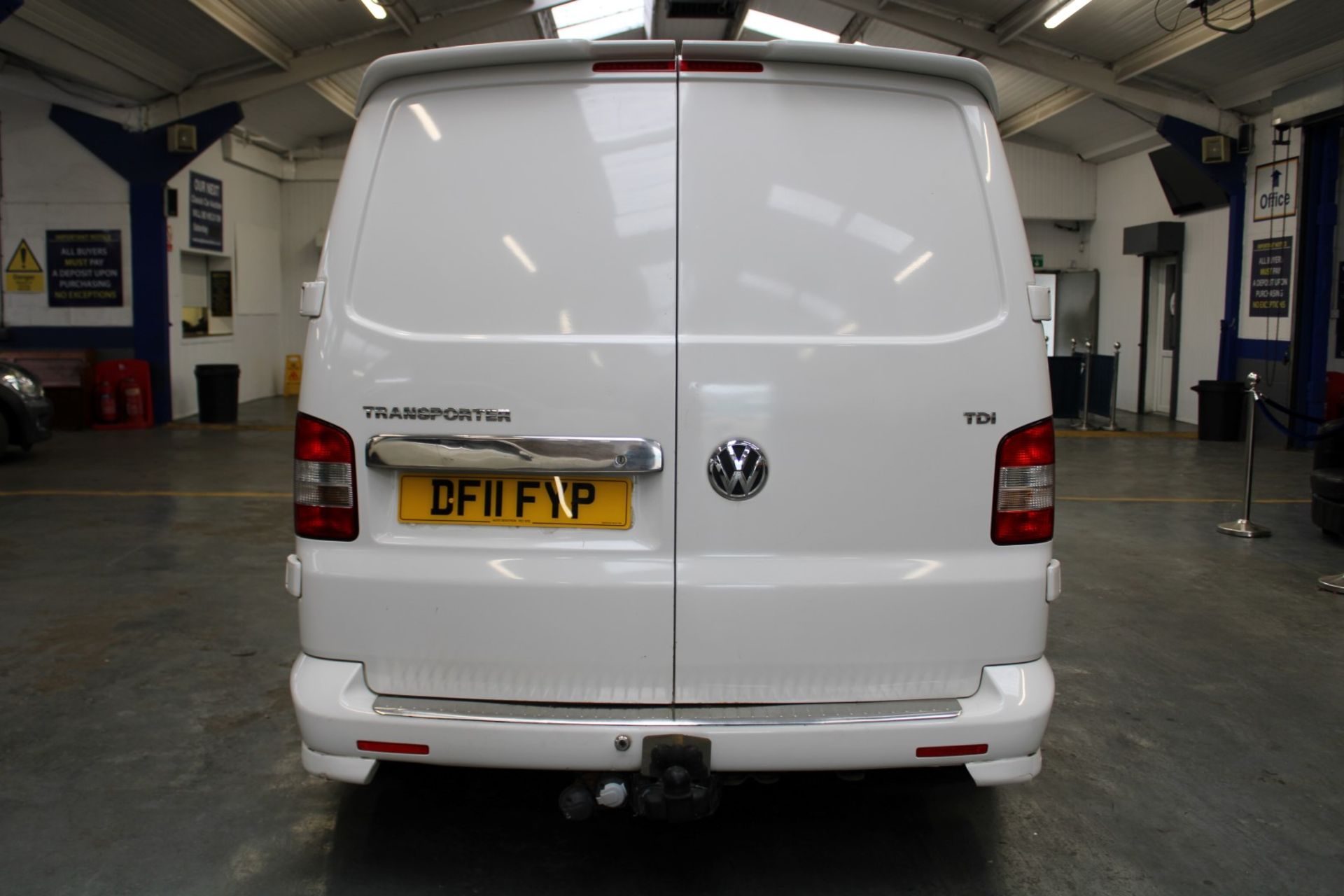 11 11 VW Transporter T28 84 TDI SWB - Image 5 of 46