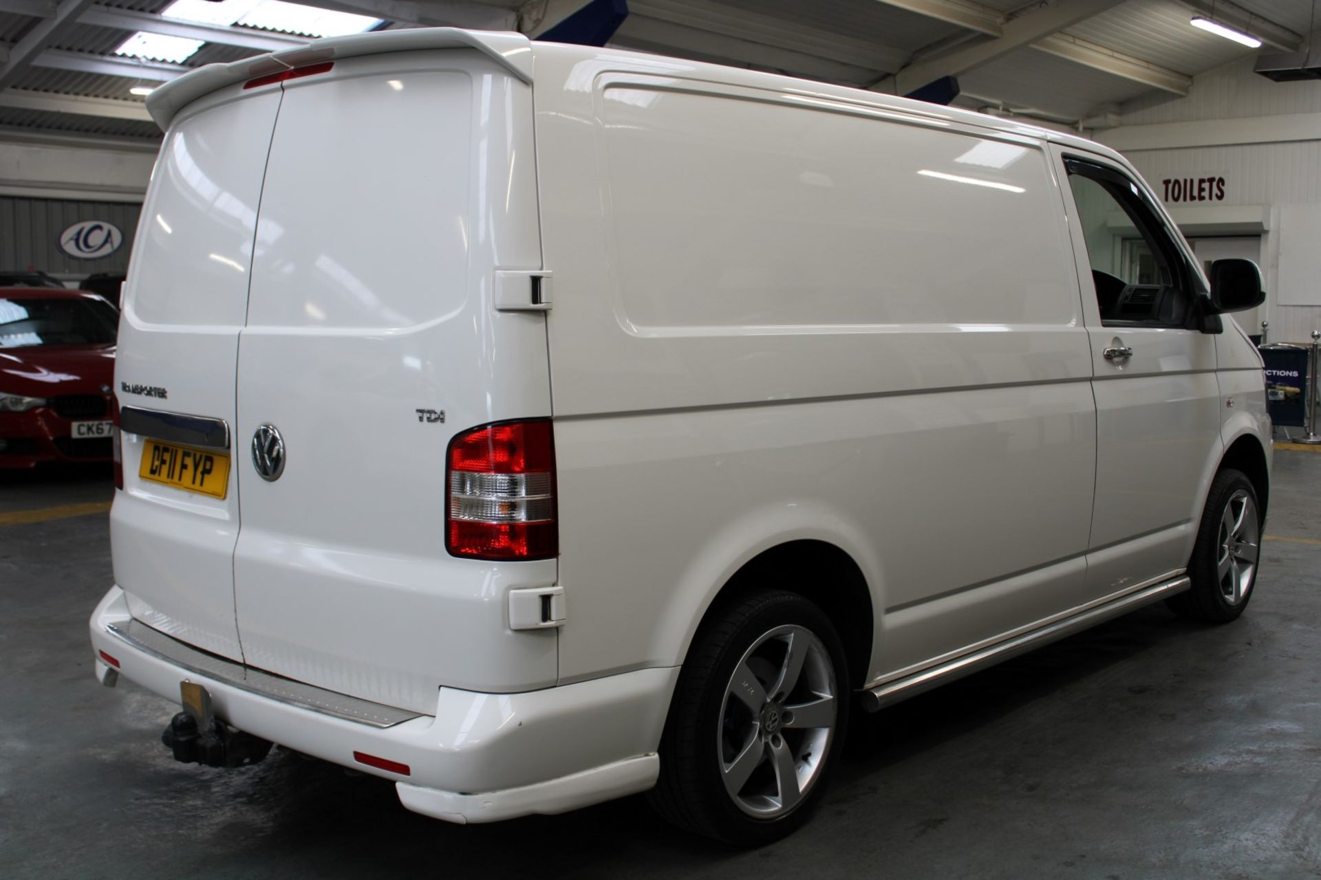 11 11 VW Transporter T28 84 TDI SWB - Image 36 of 46